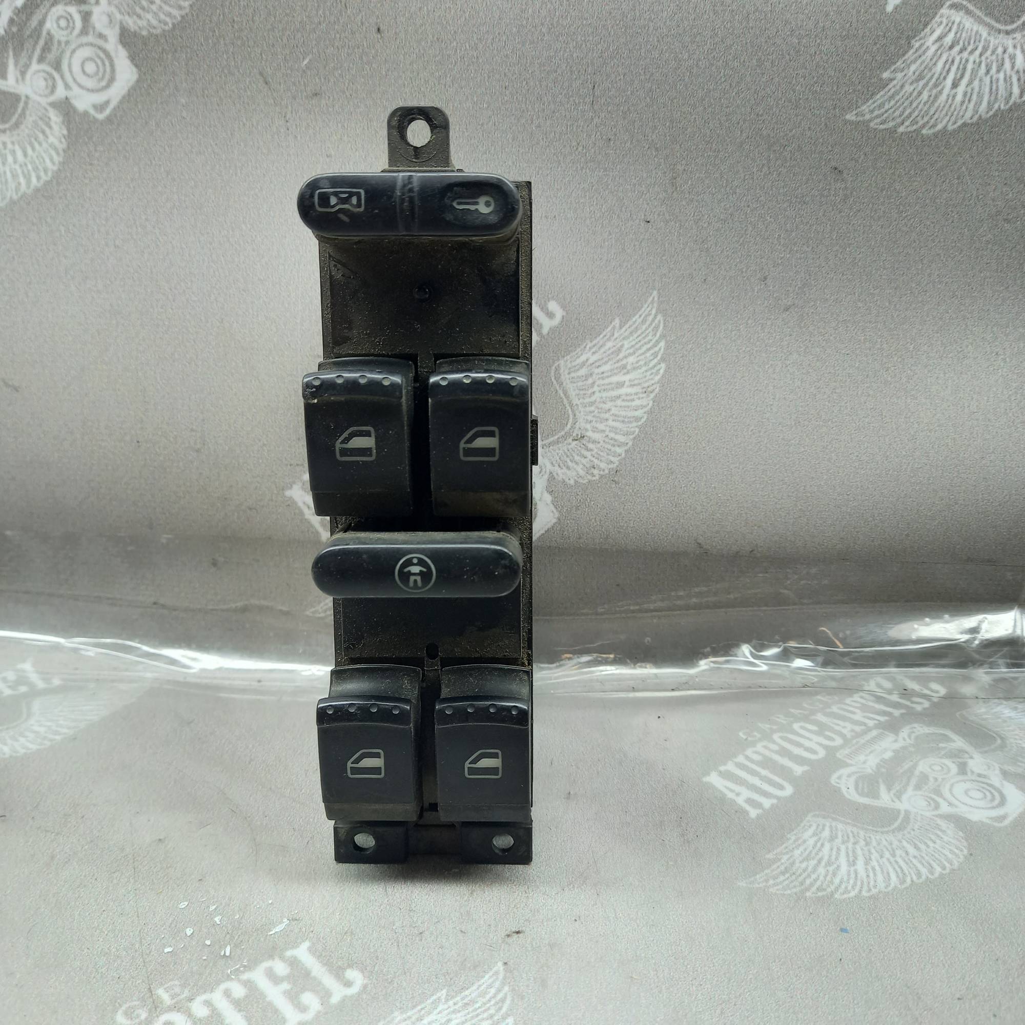 Кнопки склопідіймача Skoda Octavia tour 1u6959793