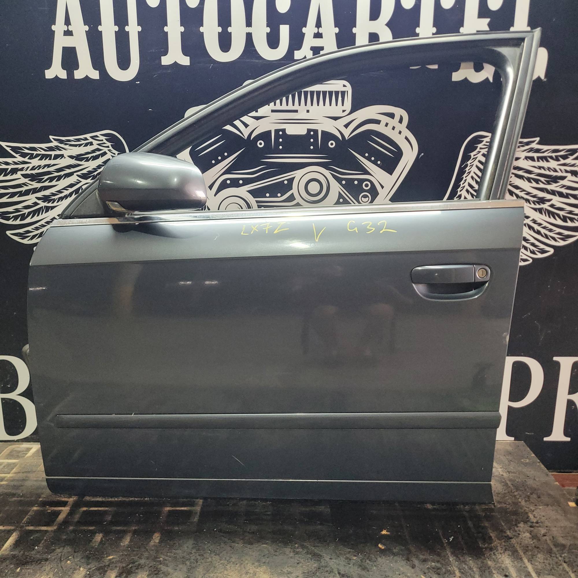 Дверка передня ліва Audi A4 B7 2004-2007 21425851