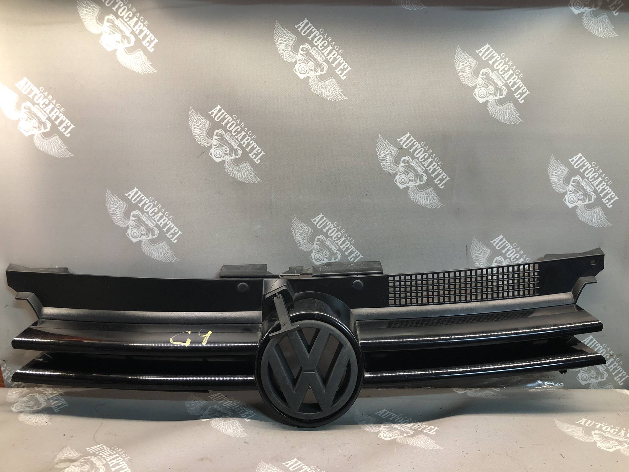 Решітка радіатора Skoda Octavia A5 2004-2013 1z0853668, 21481635