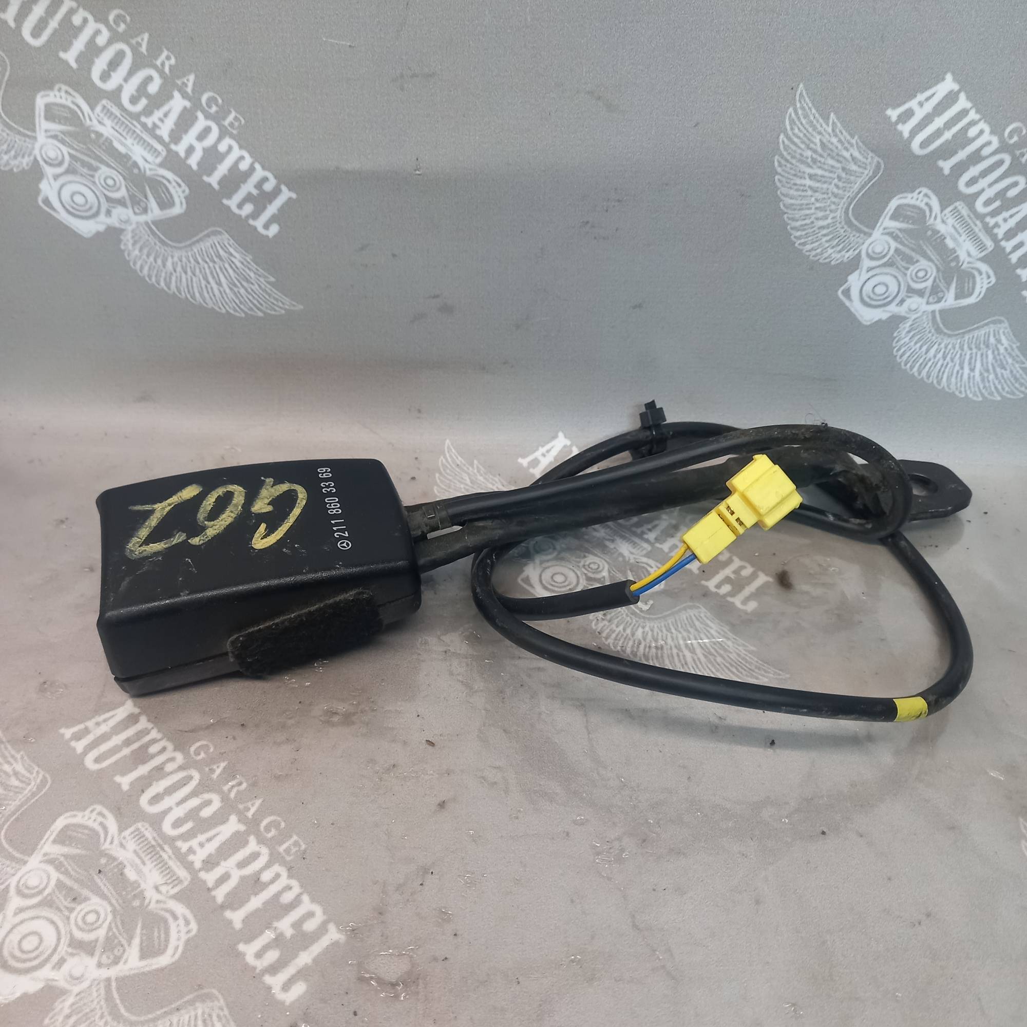 Замок реміня безпеки передній MERCEDES W211 2118603369