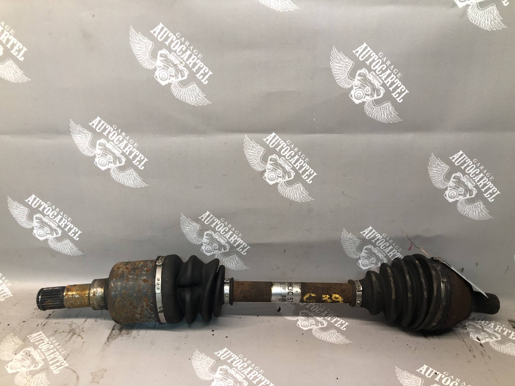 Полуось коротка Volvo v50 1.8 бензин