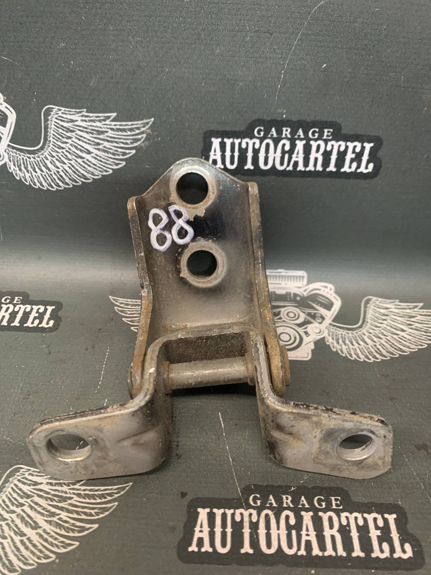 Петля дверей Mazda 5 1999—2018 (mazda) 2100000618064