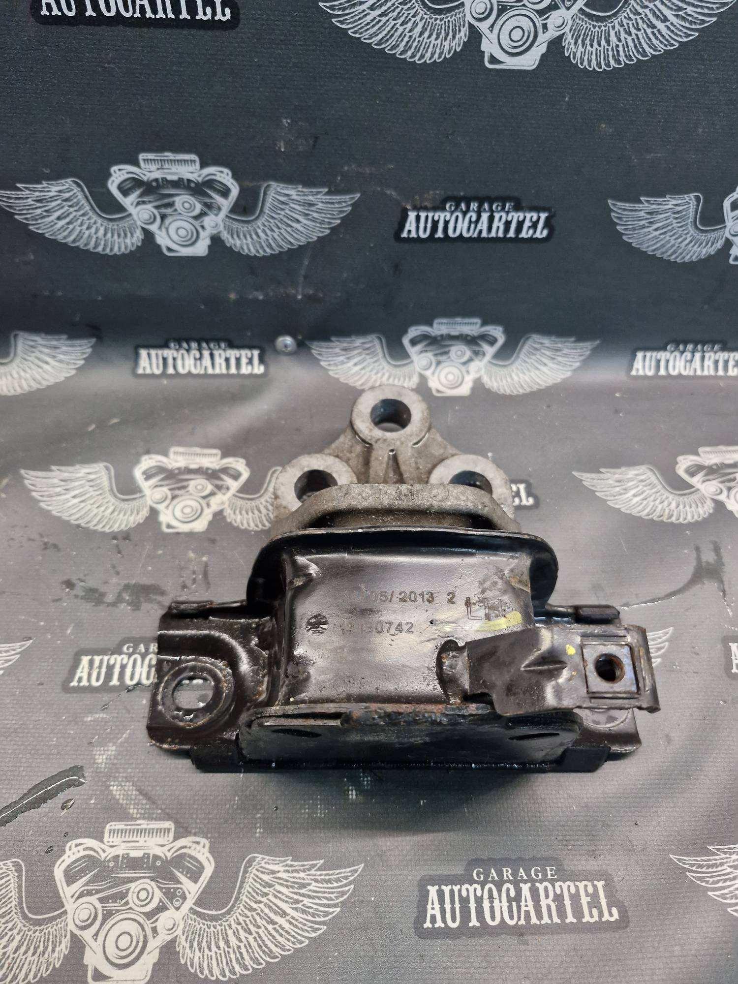 Кронштейн/Подушка двигуна 468646740/13130742 для Opel Combo, Corsa C, Meriva