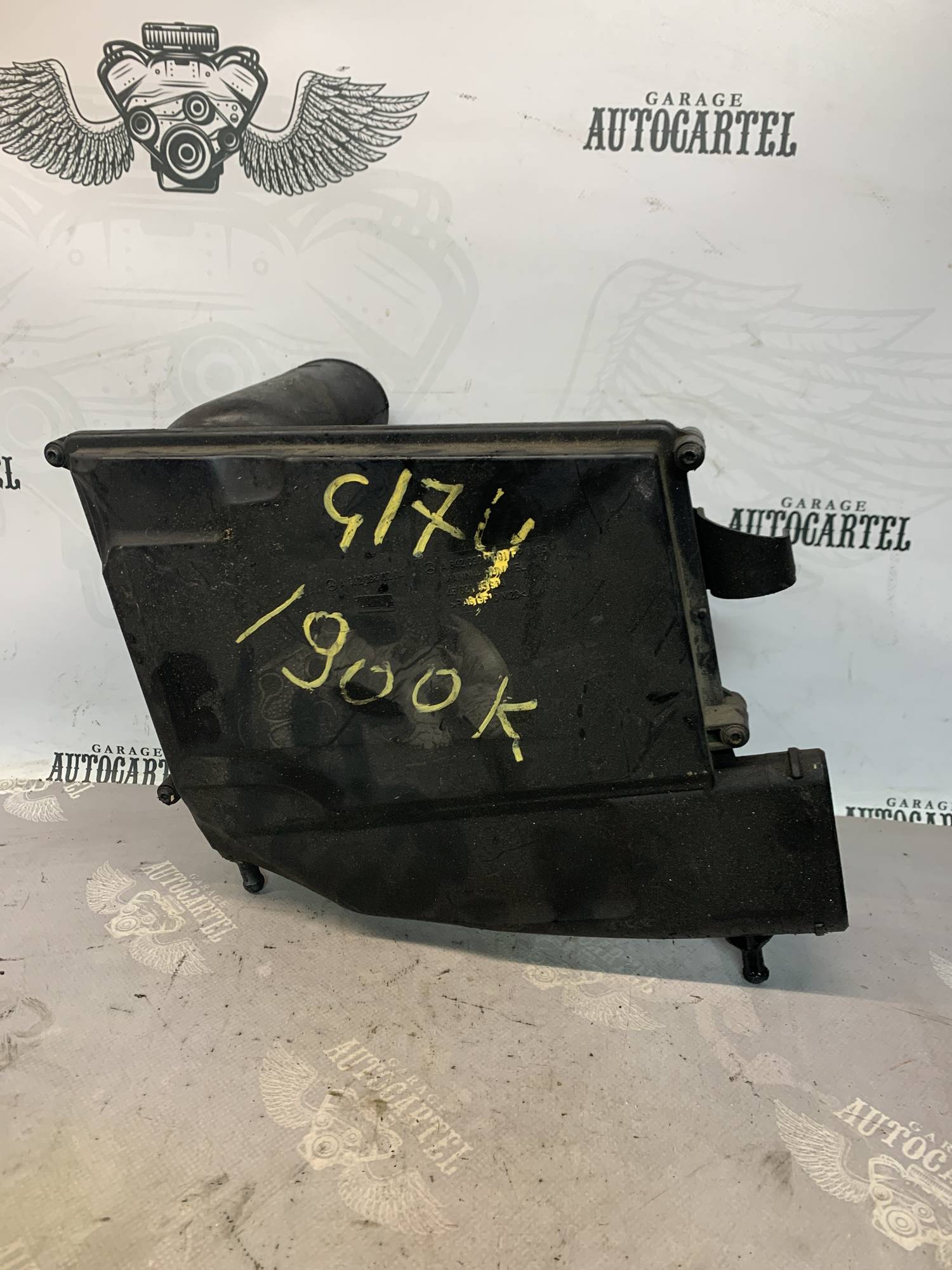 Корпус повітряного фільтра правий Mercedes M-Class W164 3.0cdi a6420900701