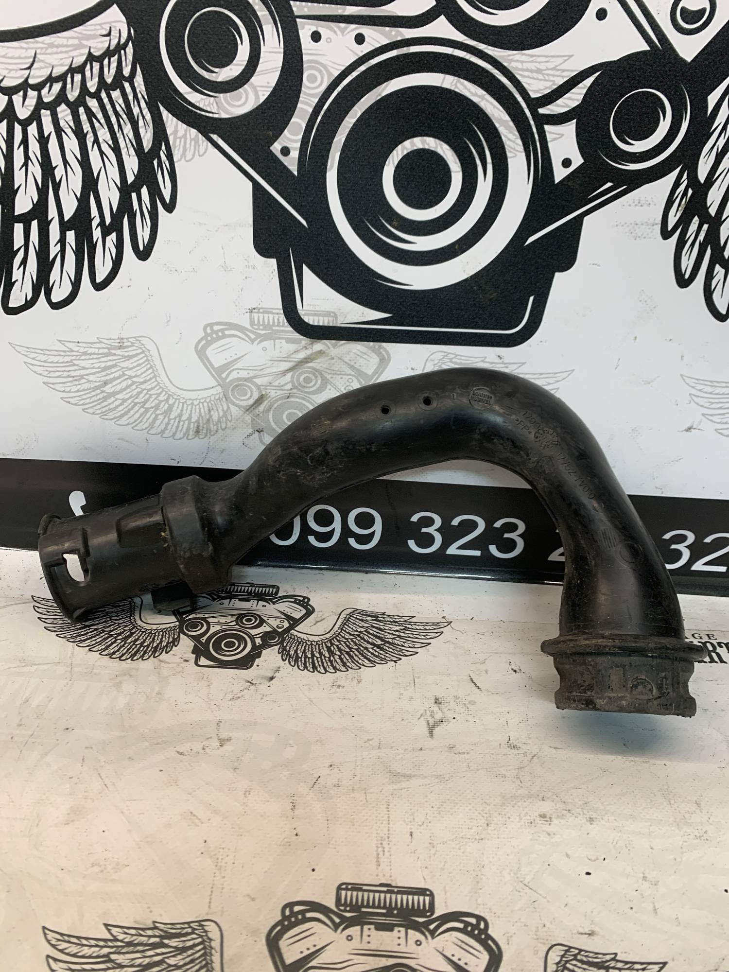 Патрубок повітряний PEUGEOT 107 CITROEN C1 TOYOTA AYGO 1.4 HDI 17752-yv010