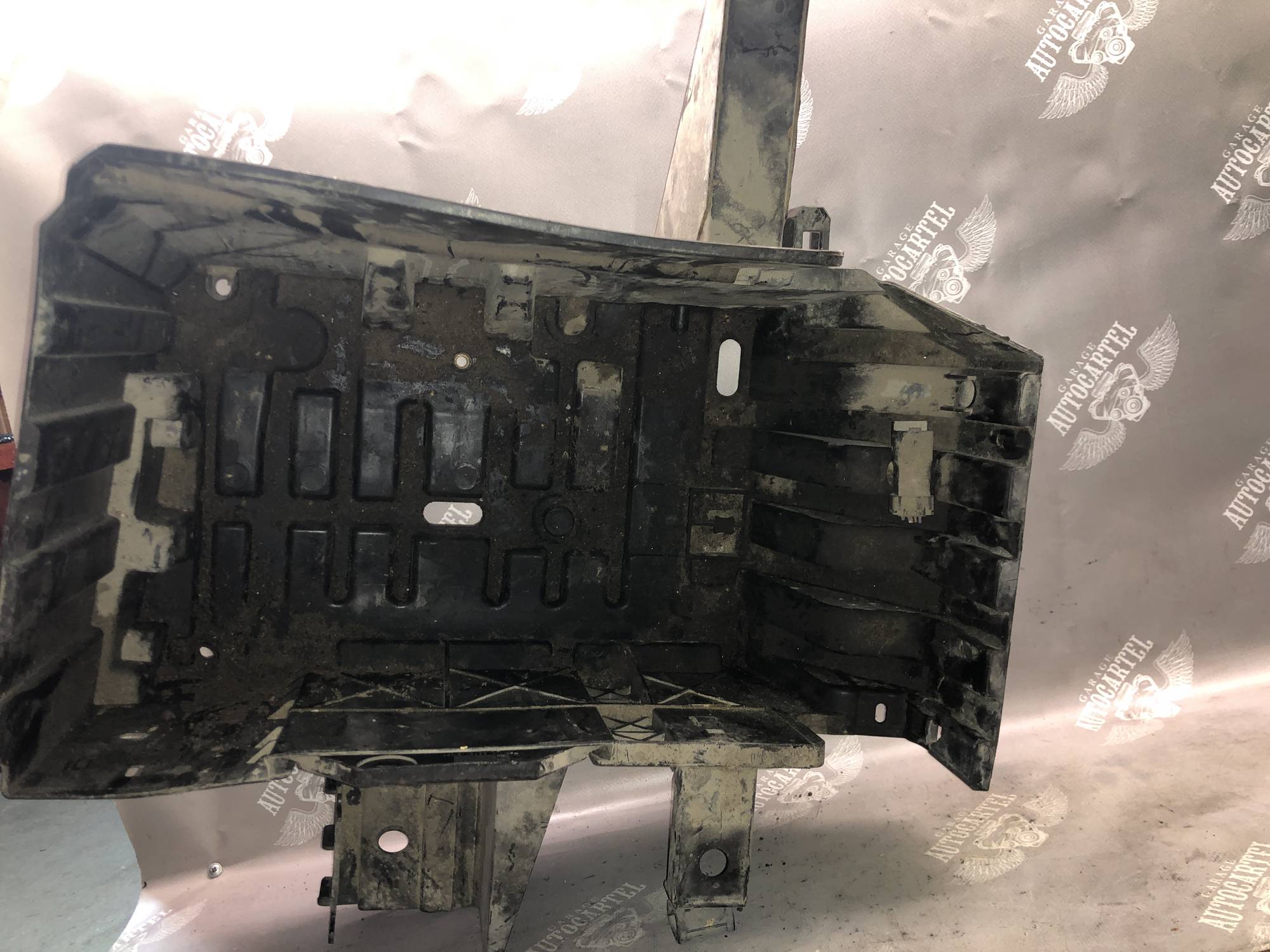 Кришка акумулятора Опель Меріва Opel Meriva B 600002190