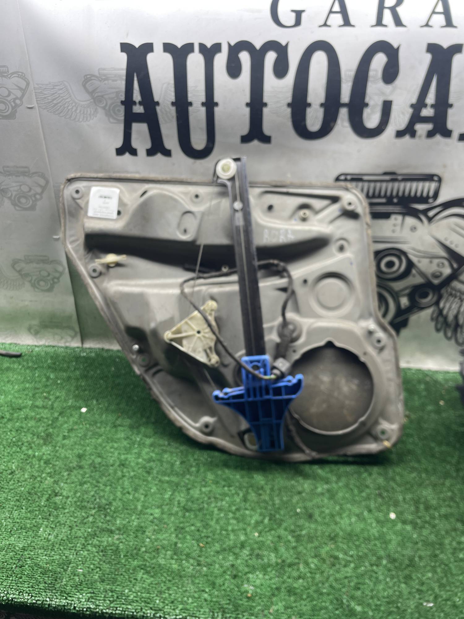 Склопідйомник задній правий електричний Volkswagen Golf 4, Bora 1j4839756e