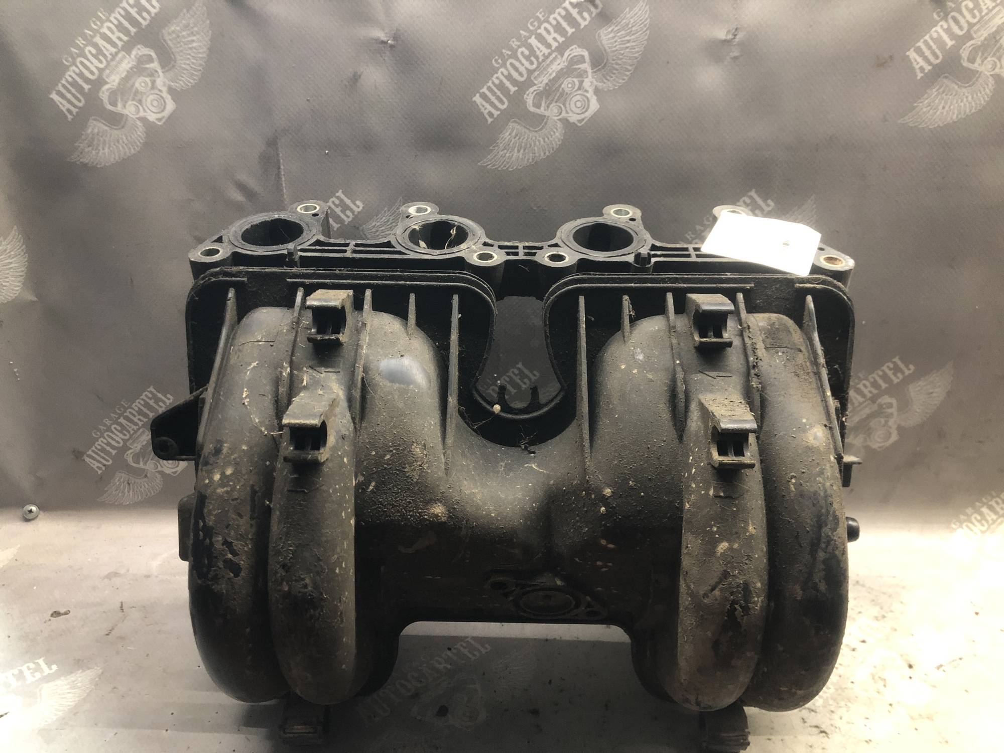 030129711bc впускний колектор Volkswagen Polo 1.4