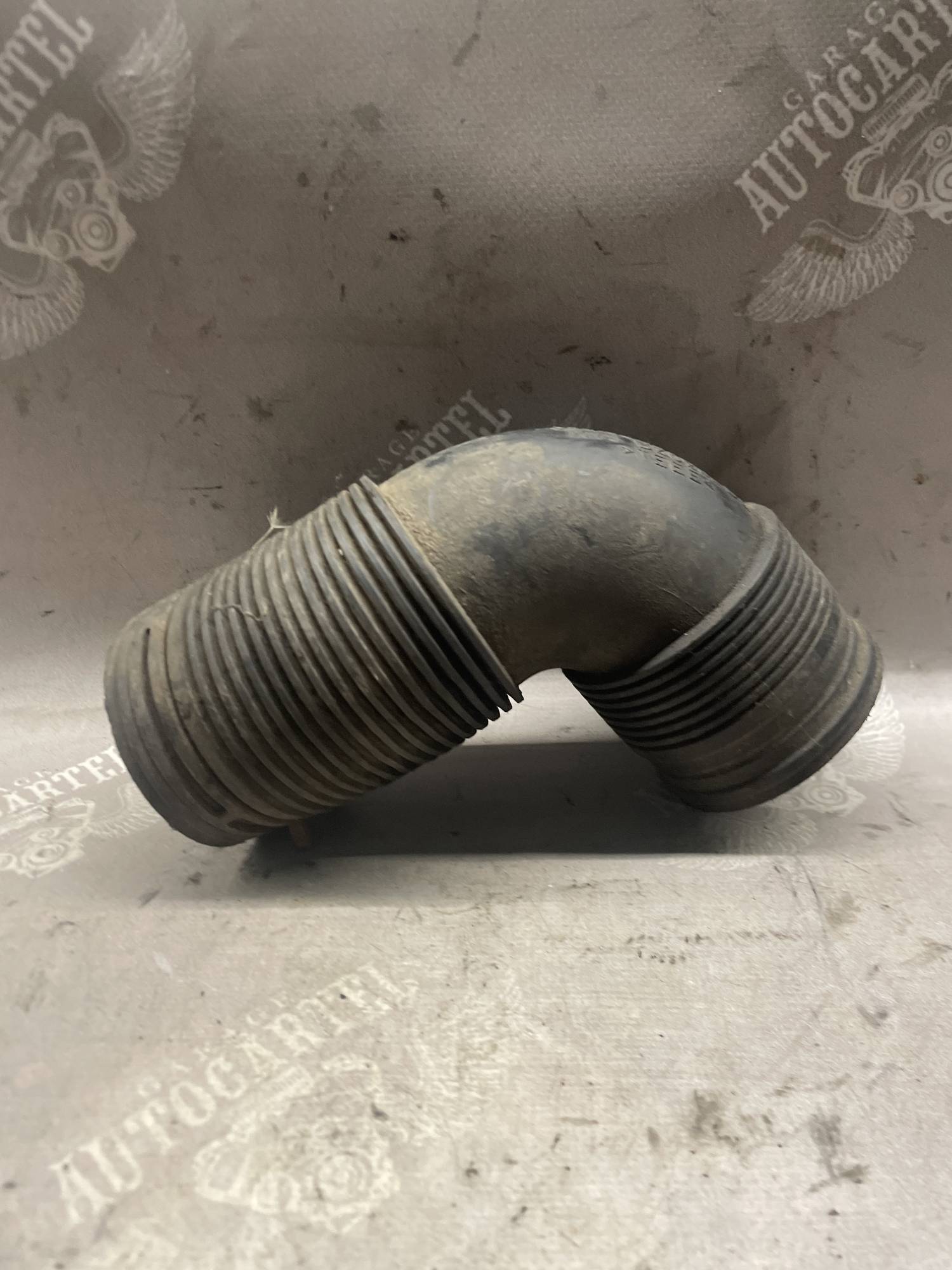 Патрубок повітряного фільтра Volkswagen Sharan I 7m0129627q