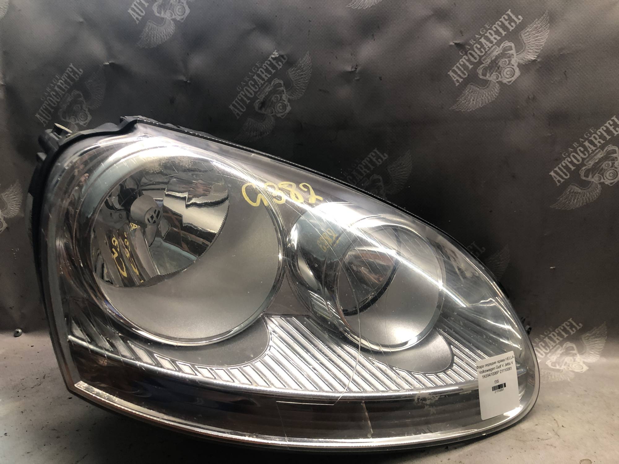 Фара передня права HELLA Volkswagen Golf V Jetta V 1K6941006P 21110061