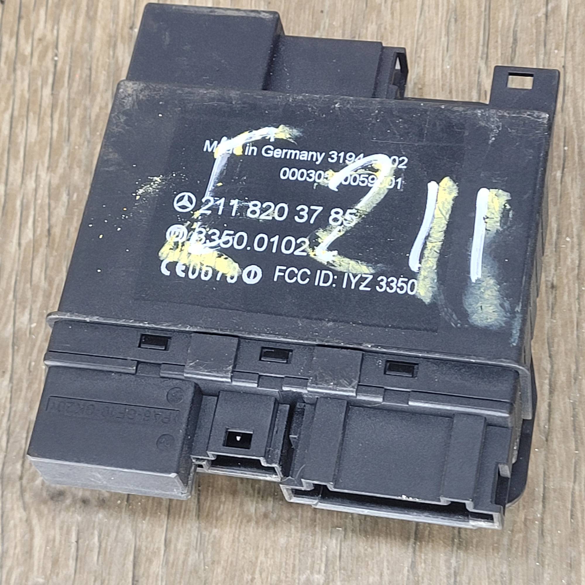 Блок управління Keyless-Go задньої двері Mercedes W211, A2118203785