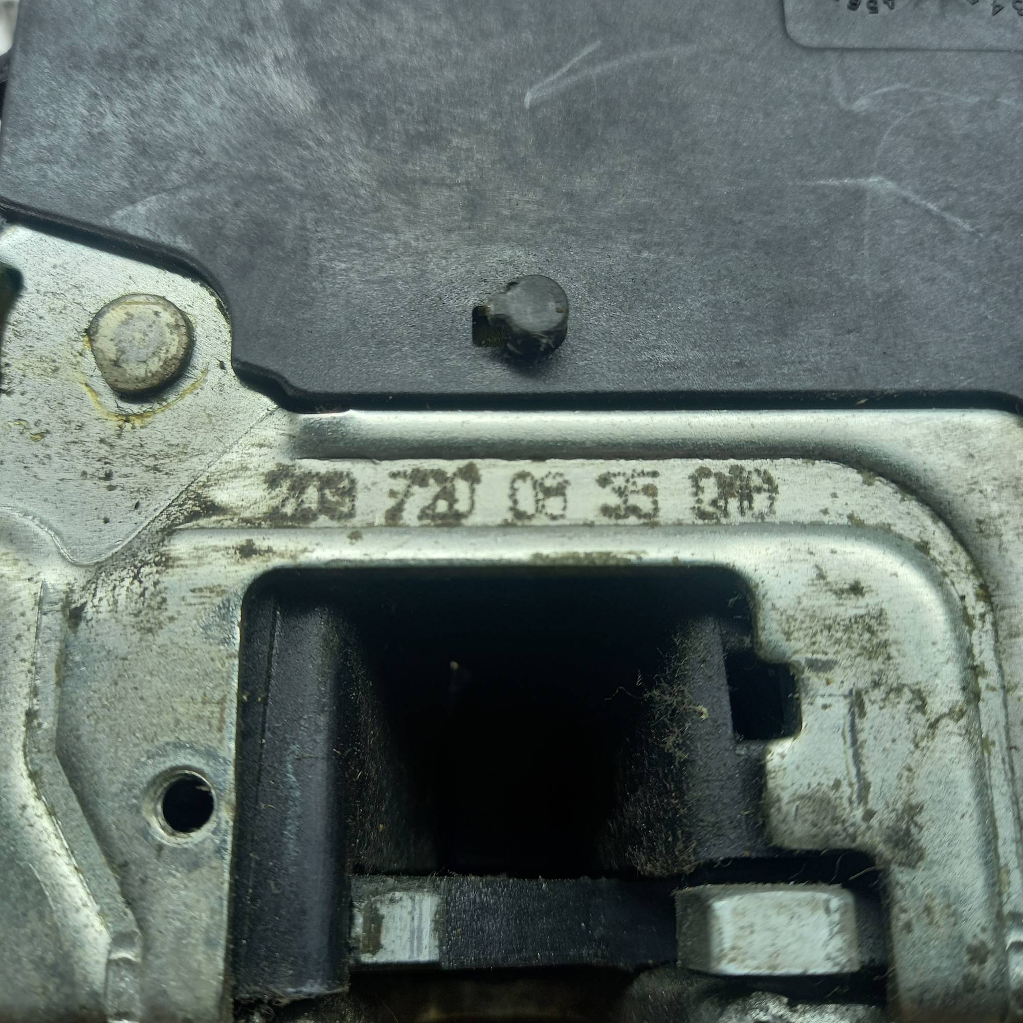 Замок дверки передньої правої MERCEDES-BENZ C-CLASS W203 2037200835