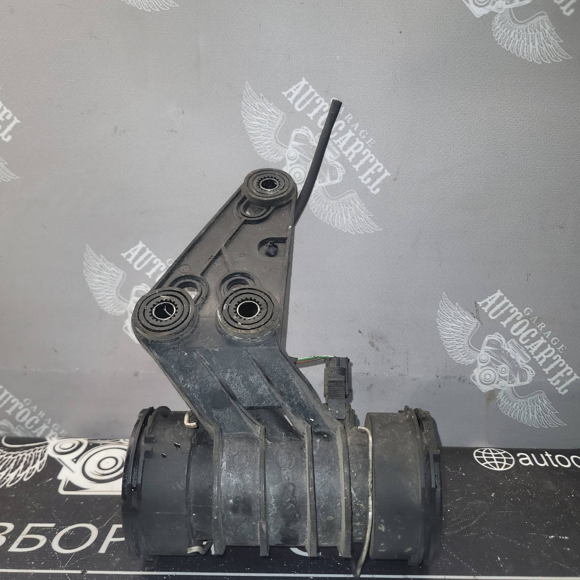 Патрубок інтеркулера A2035200295 Mercedes C-Class W203/S203/ CL203