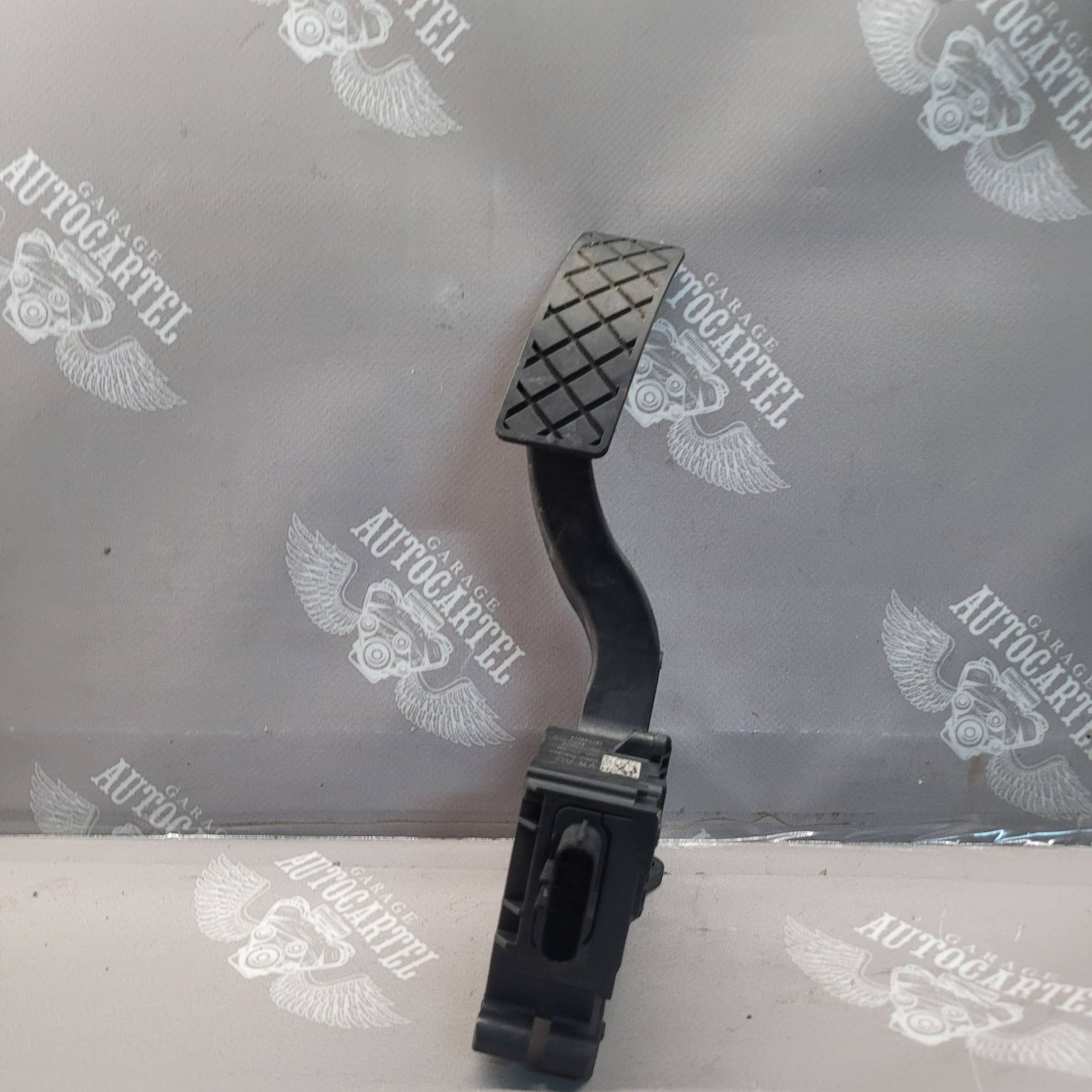 2q1723503 Падаль газа seat arona 6f9 1.6 tdi dgt 17