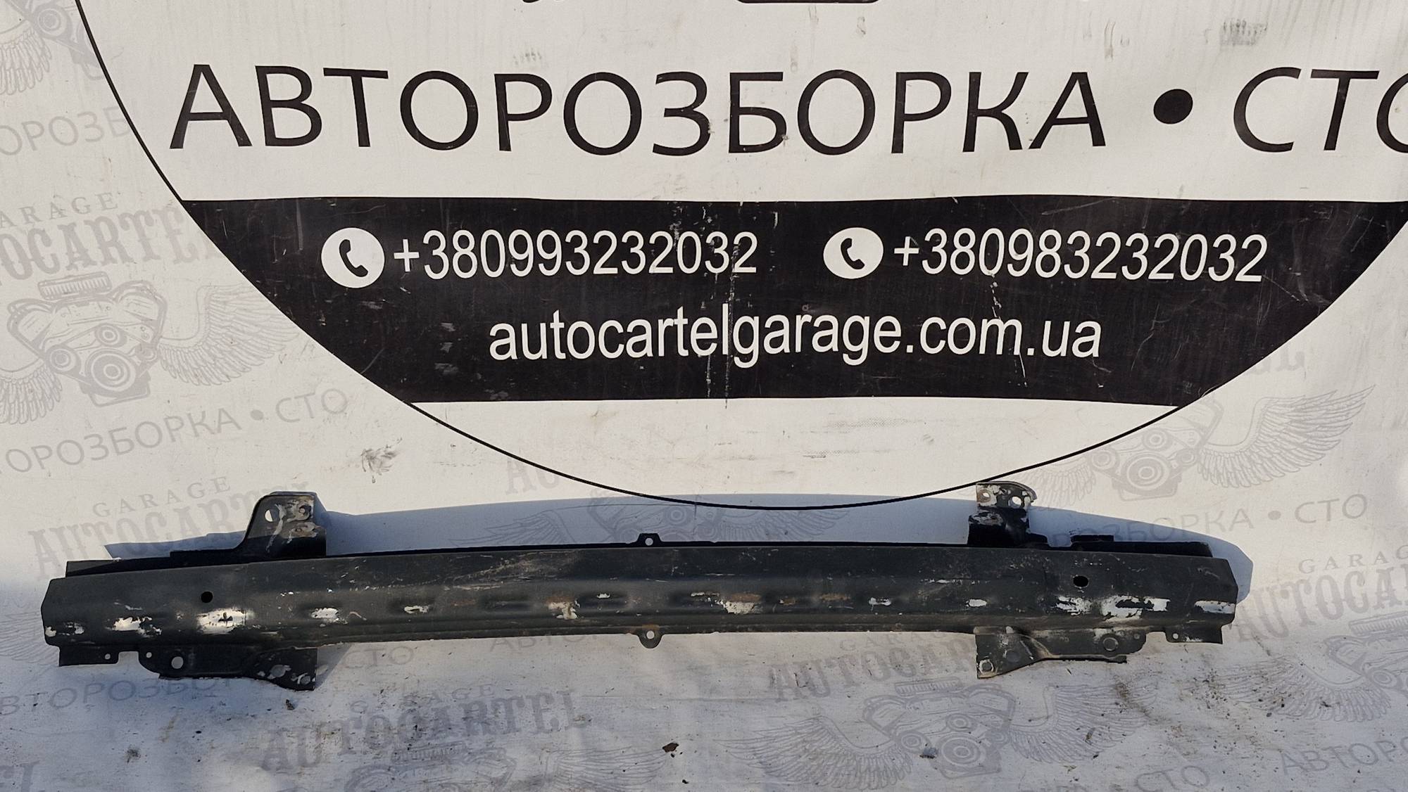 Підсилювач переднього бампера VW Golf 4 1J0806635A 1J0806636A/