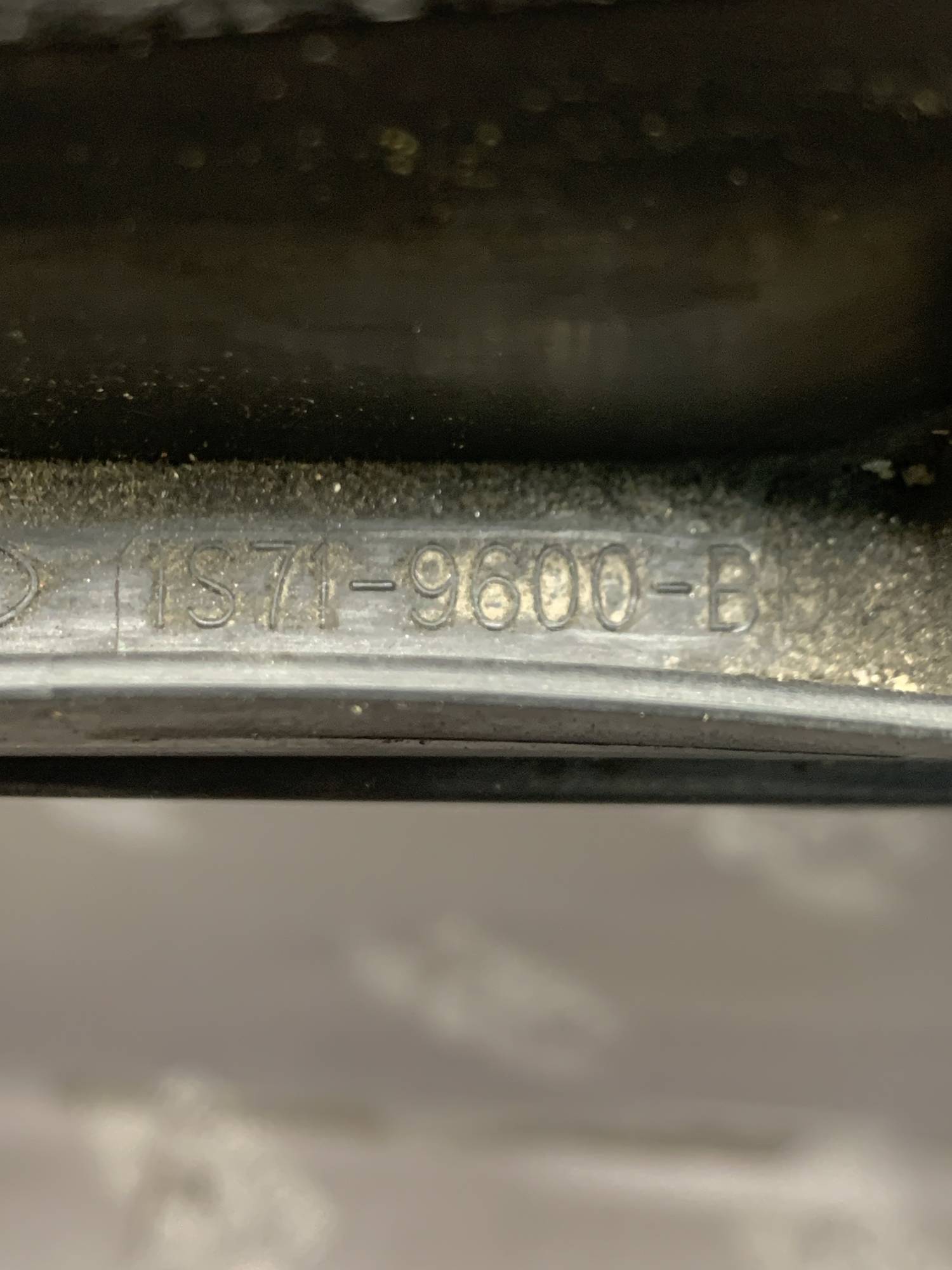 1s71-9600-bd Корпус повітряного фільтра Ford Mondeo 3 2000-2007