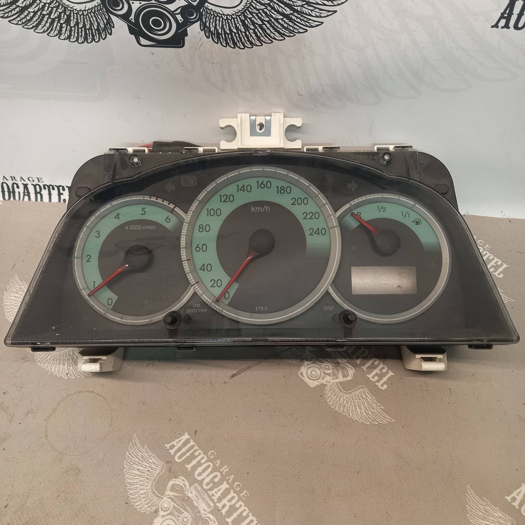 Панель приладів Toyota Corolla Verso 2.2td 83800-0f091