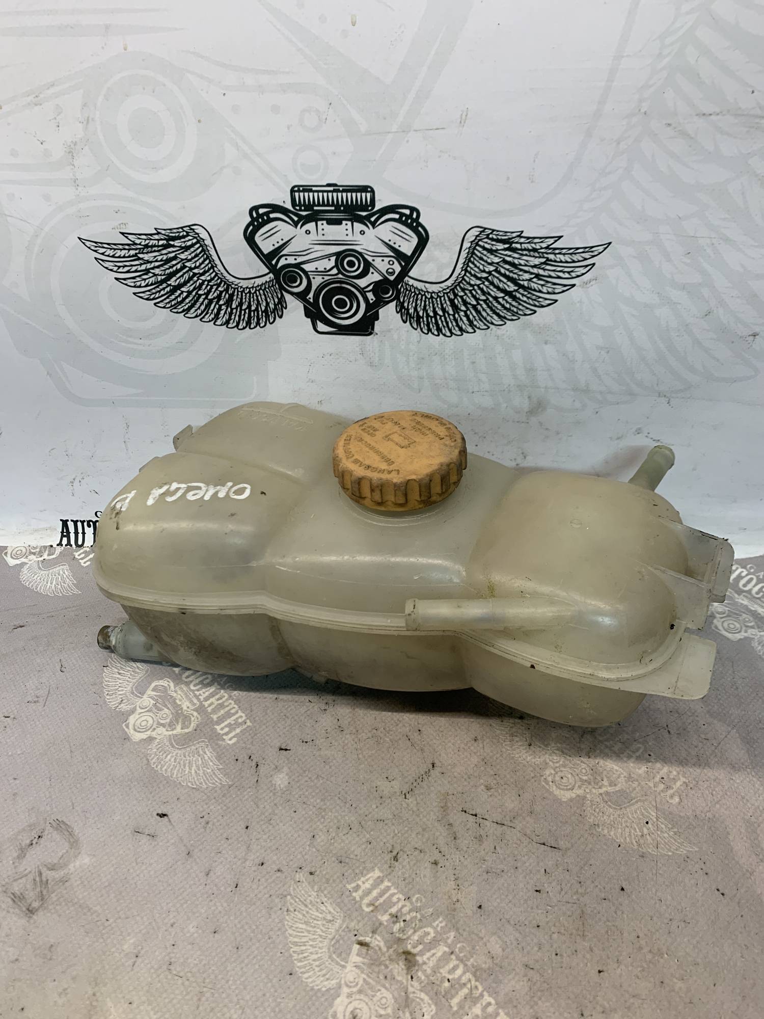 Розширювальний бачок Opel Omega B 90500223