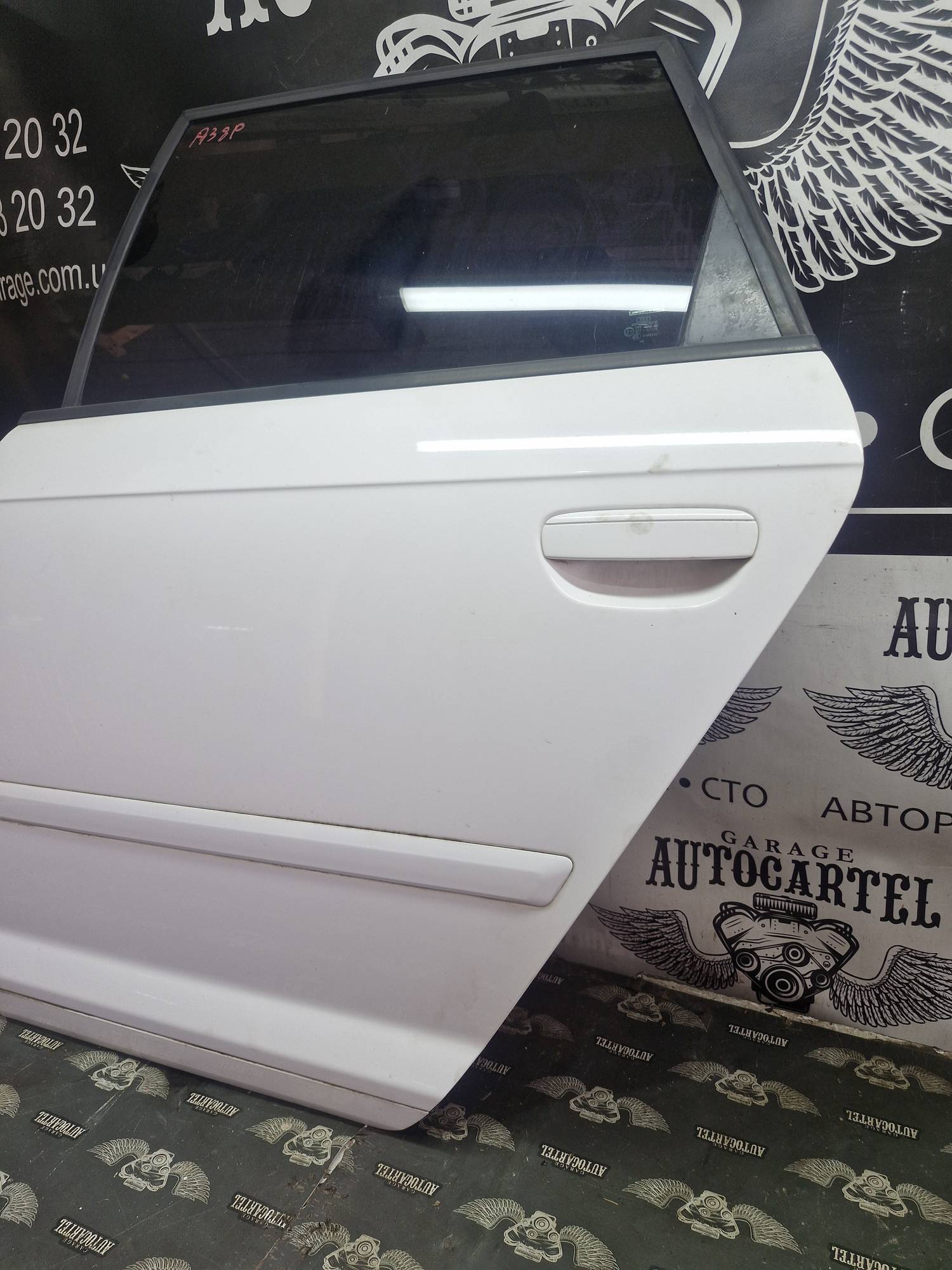 Дверка задня ліва Audi a3 8p 21824043