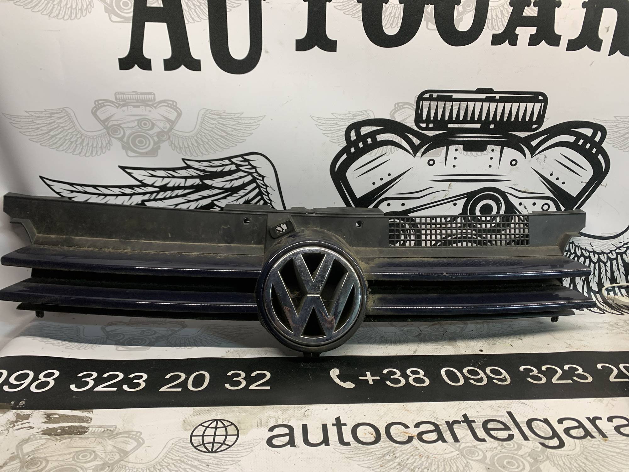 Решітка радіатора Volkswagen Golf 4 1j0853651 21877117