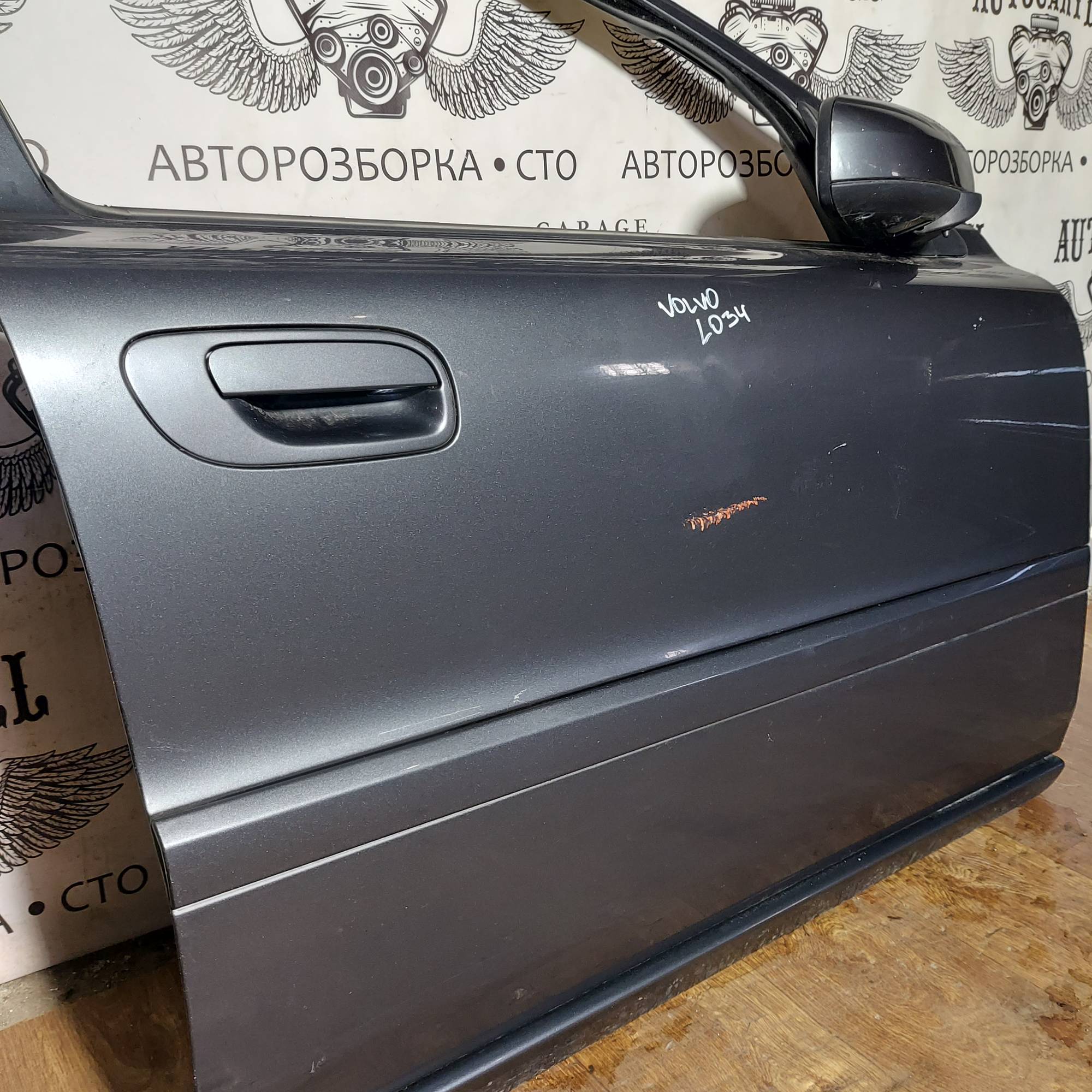 Двері передні праві Volvo V 50 L034
