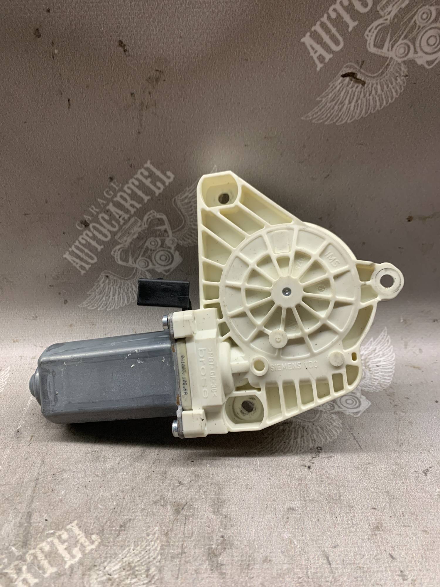 Моторчик склопідйомника передній правий Mercedes-Benz W169 a1698204242