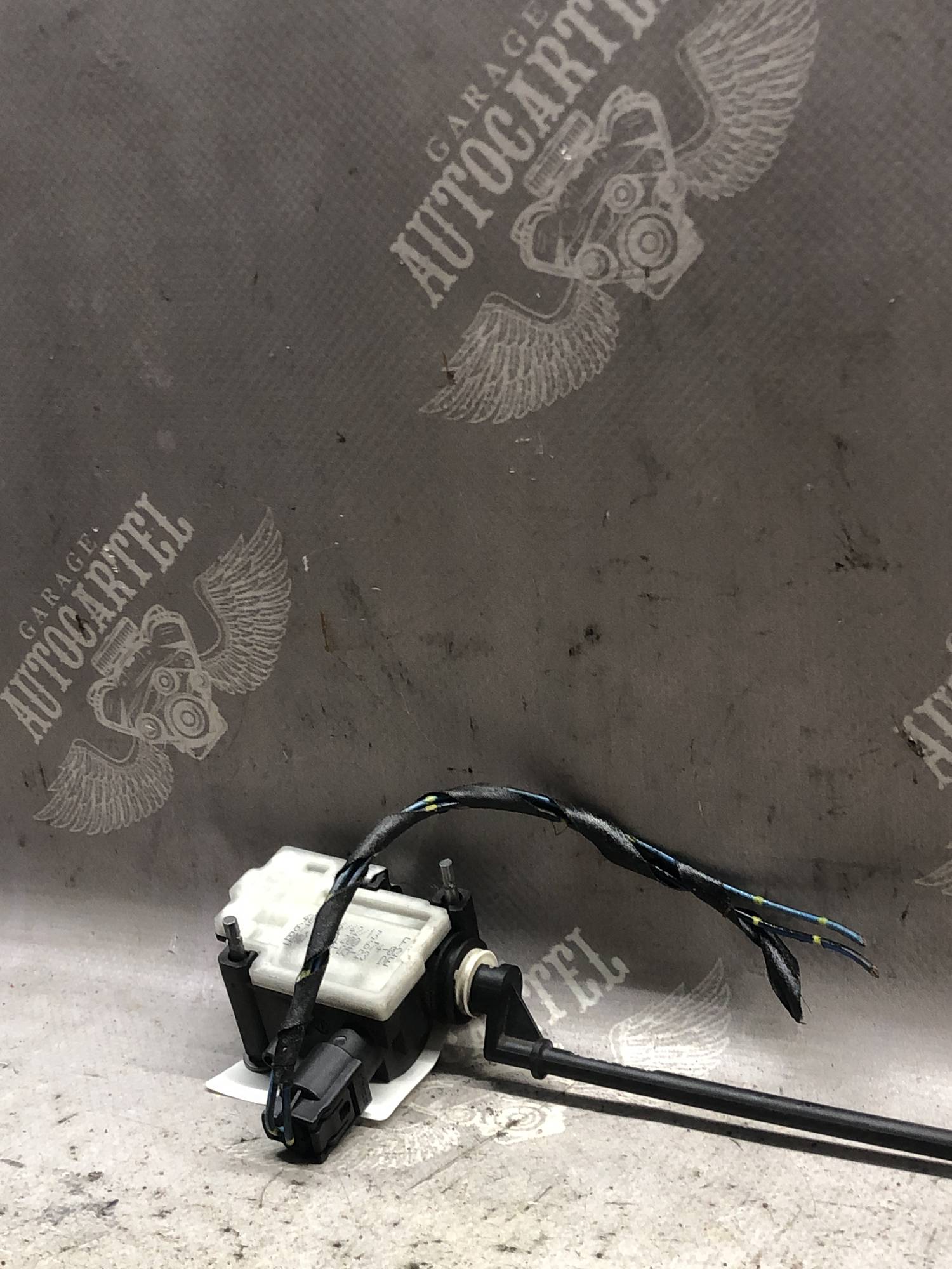 Кришка із замком паливного бака BMW 7 (F01, F02) 6711720067402 4.4 L hybrid