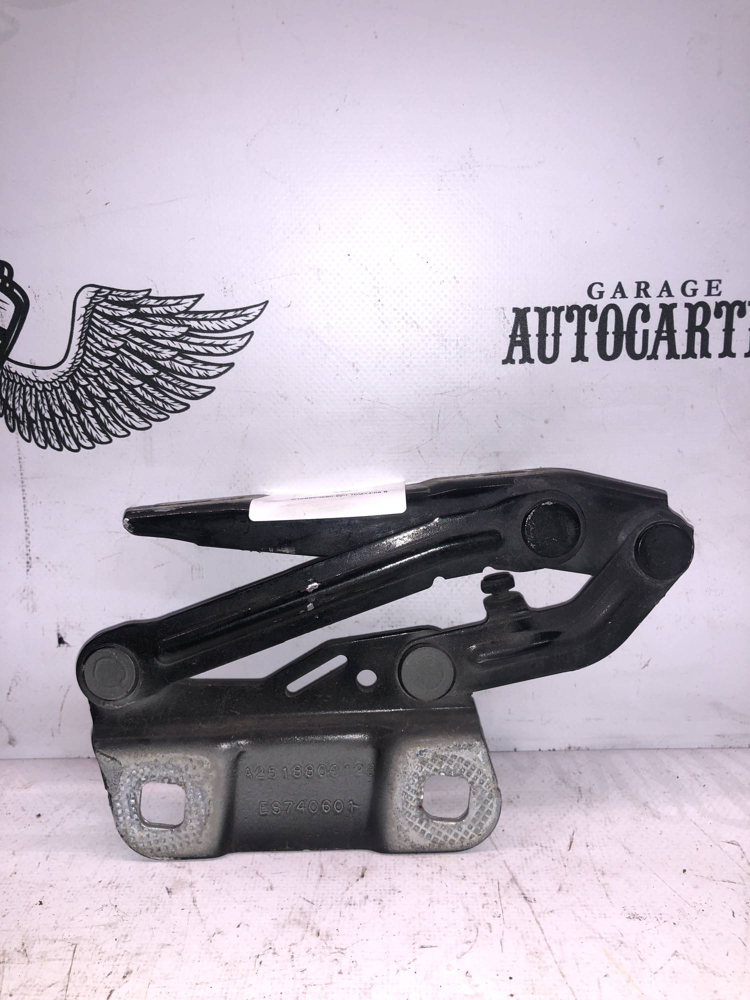 Петля капоту ліва A2518800128 Mercedes Benz GL X164 ML W164 2005-2011