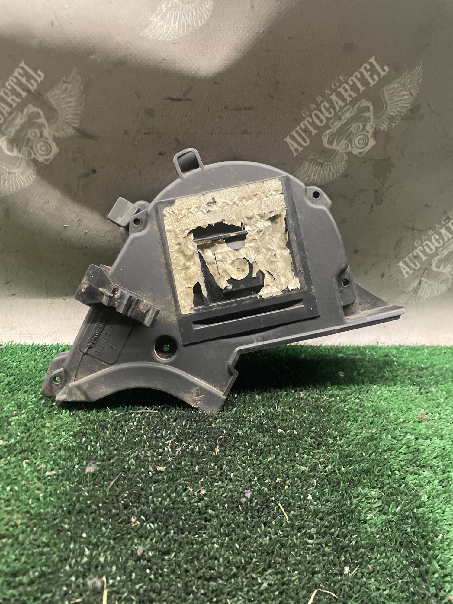 Захист кожух ременя грм Peugeot 407 Citroen C4 C5 1.6 HDI 9651560180