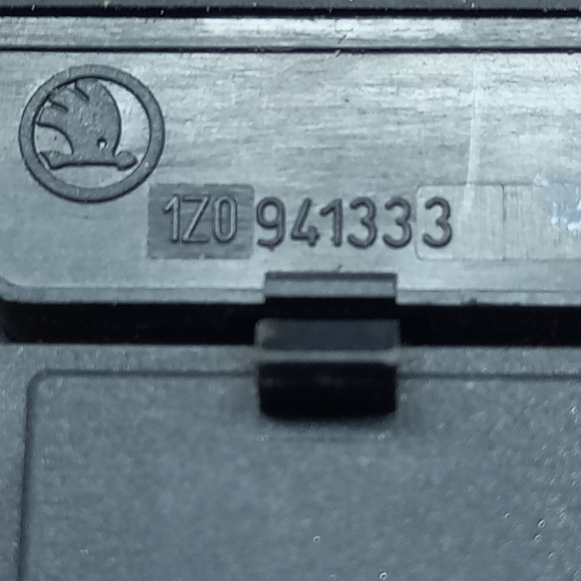 1Z0941333 Кнопка коректора фар VAG Octavia (A5 1Z-) 2004 - 2013 REH