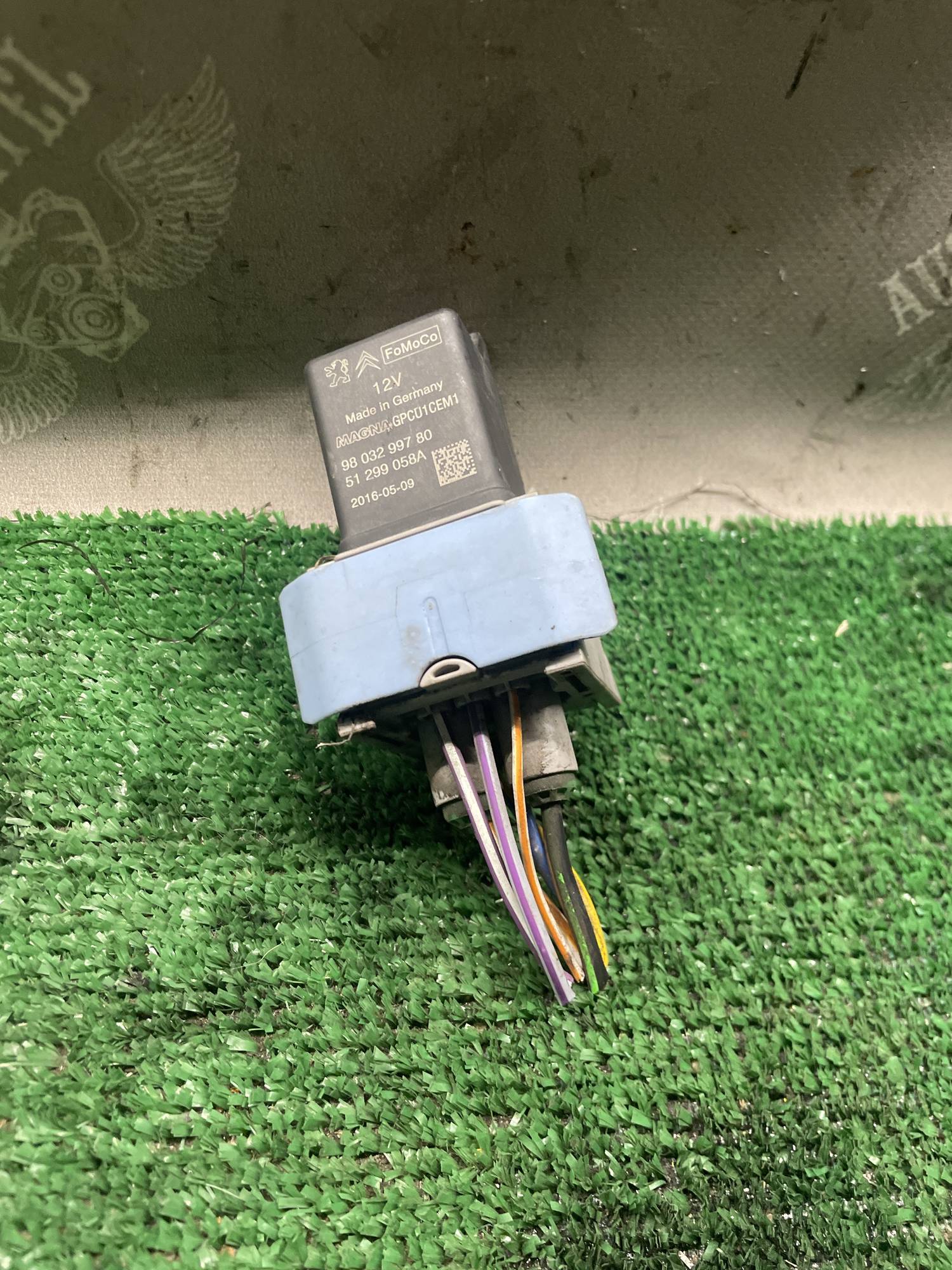 Реле свічок розжарювання Citroen/Peugeot 1.6hdi 9803299780