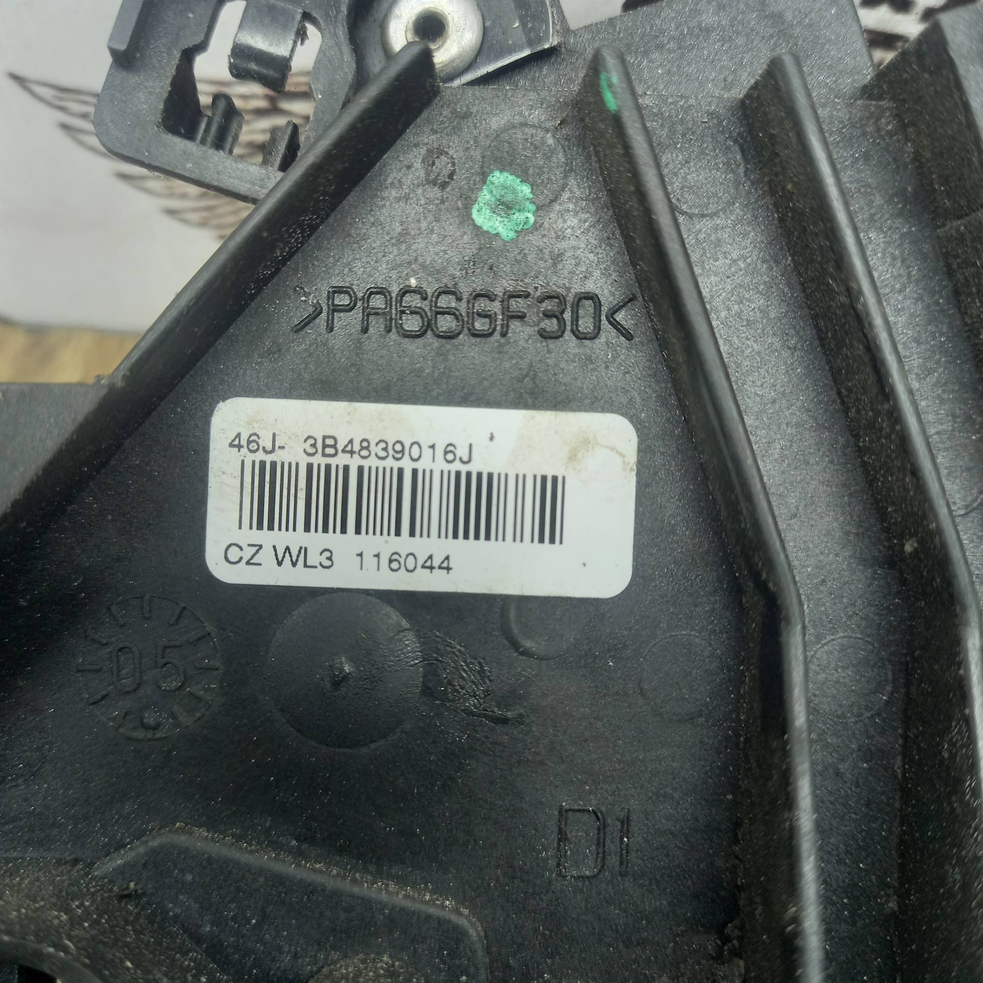 Замок дверки задньої правої SKODA FABIA I механічний 3B4839016J