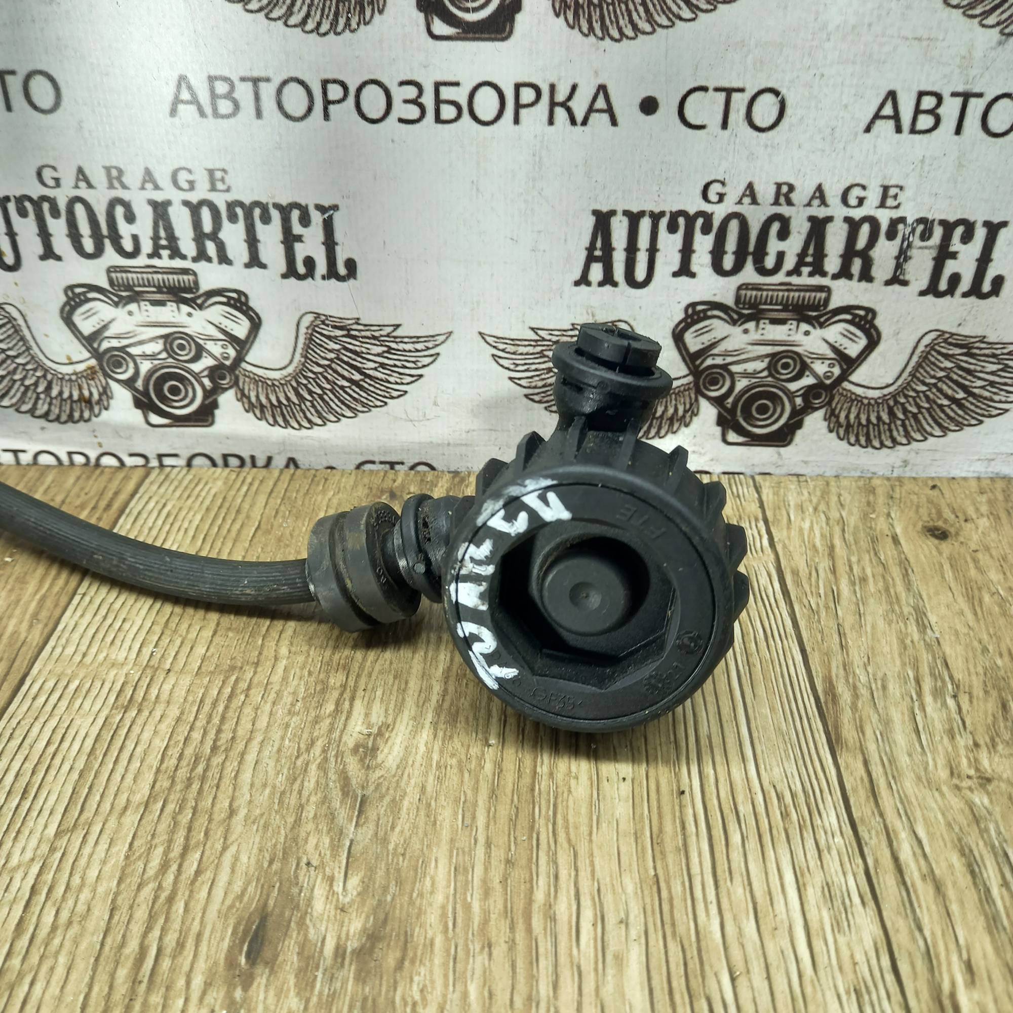 Клапан прокачки щеплення Opel Insignia FM277001