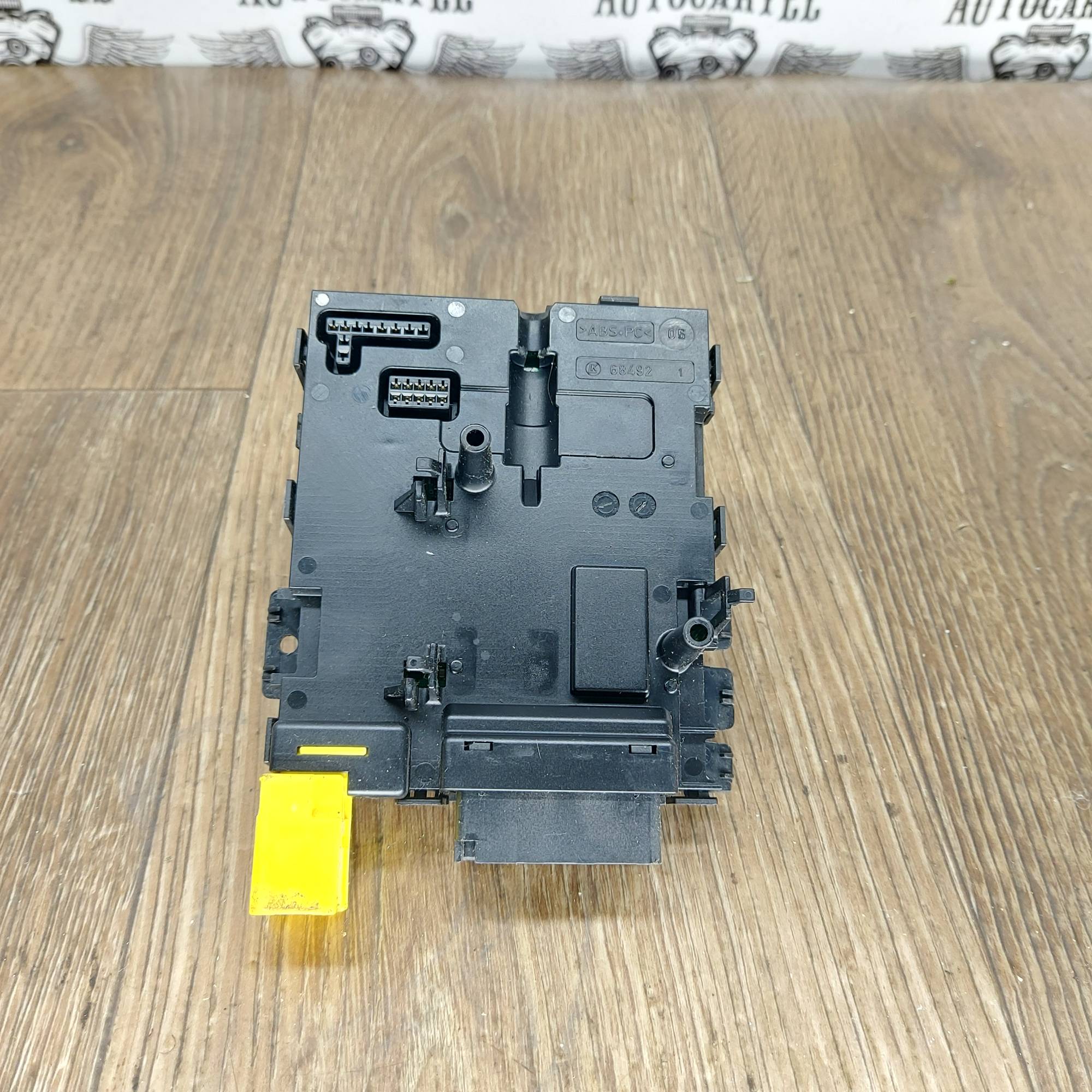 Блок керування підрульових перемикачів Volkswagen Passat B6 2005-2010 3c0953549l