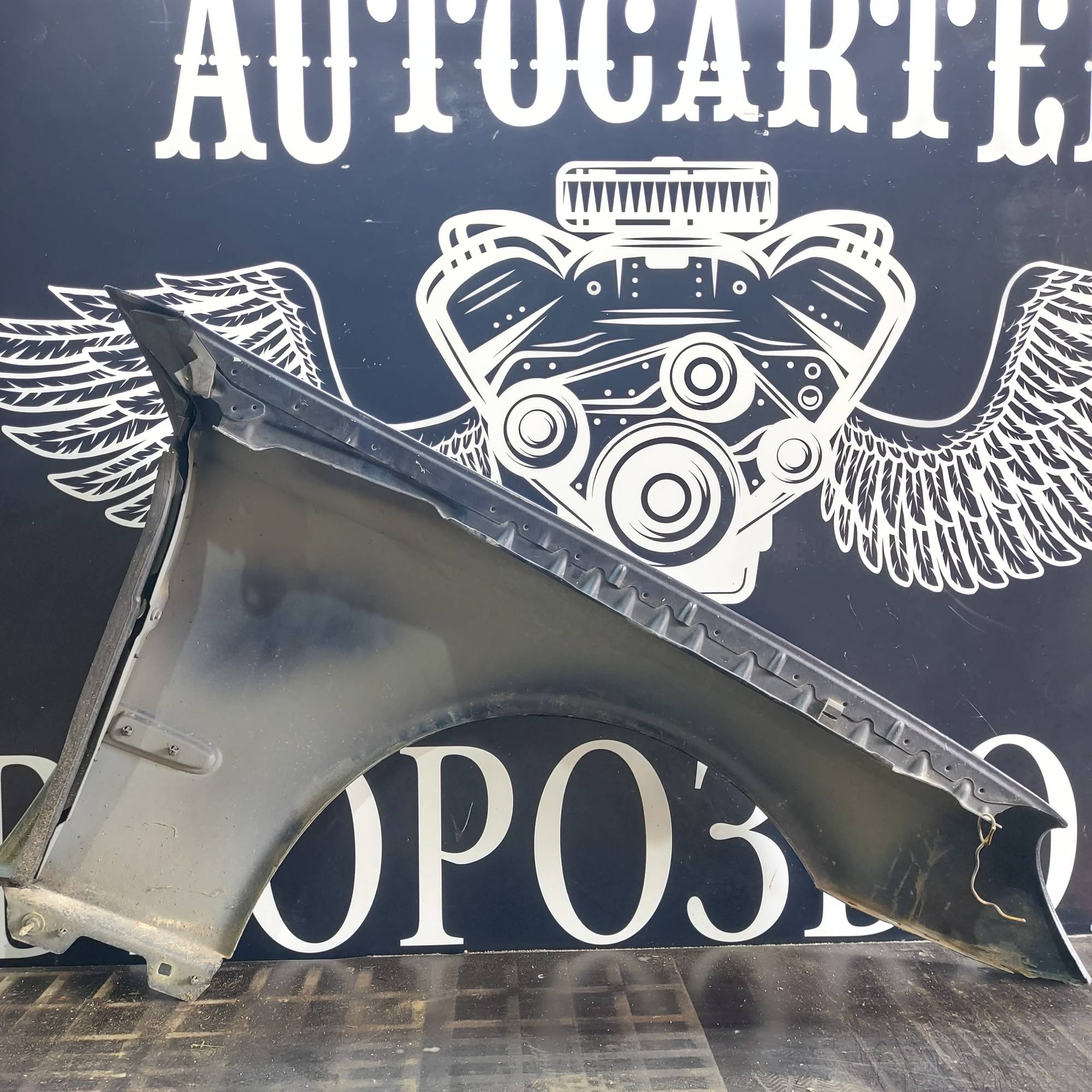Крило переднє ліве Mercedes E-Class W211 21401435