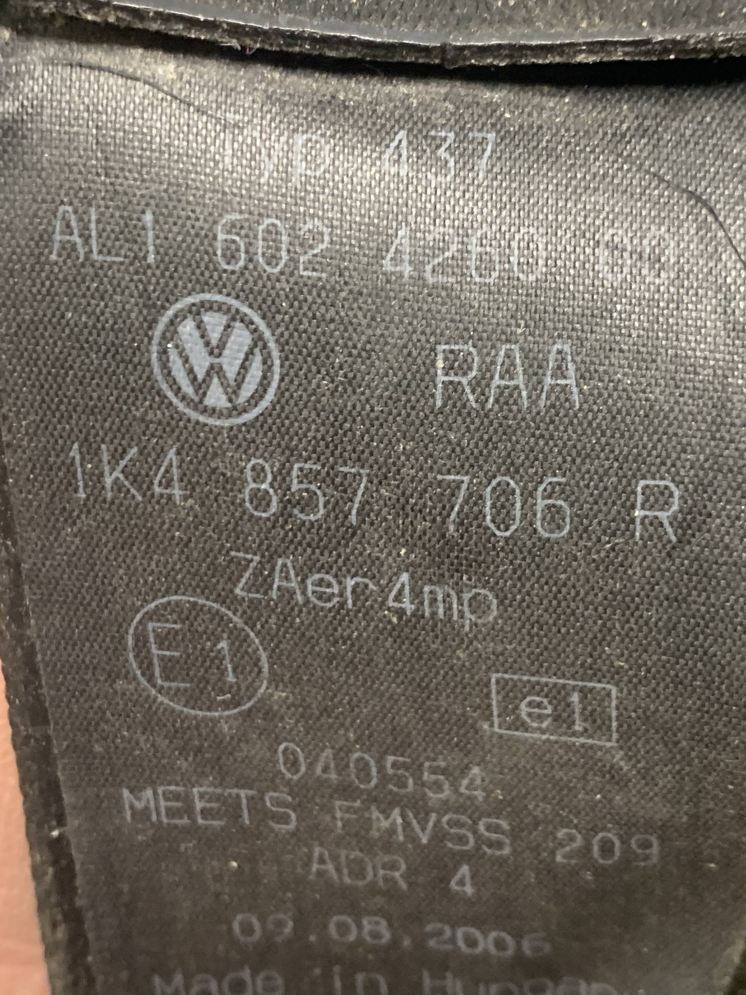 1K4857706 (VW) Ремінь безпеки передній правий з піропатроном Volkswagen golf 5