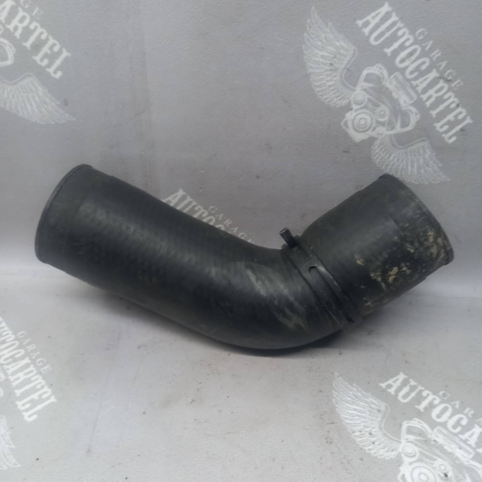 Патрубок інтеркулера 1,4 TDI Volkswagen Polo 4 Skoda Fabia 6q0145834