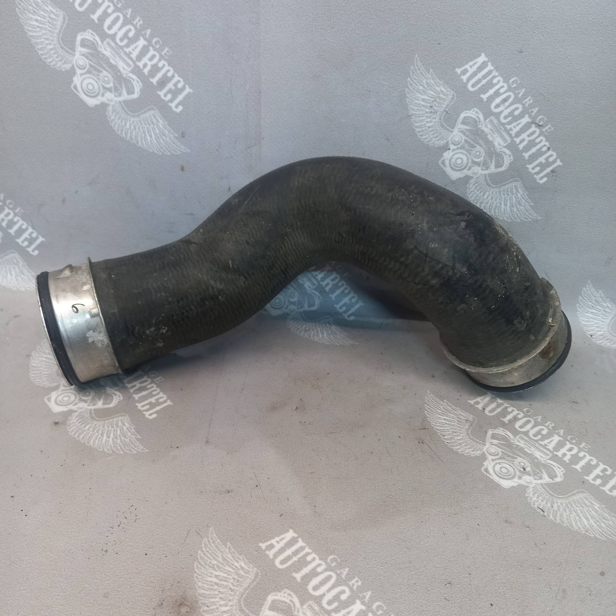 Патрубок інтеркулера, лівий Mercedes W203 2.0 Kompressor (111.955 ) 2001 a2035281182