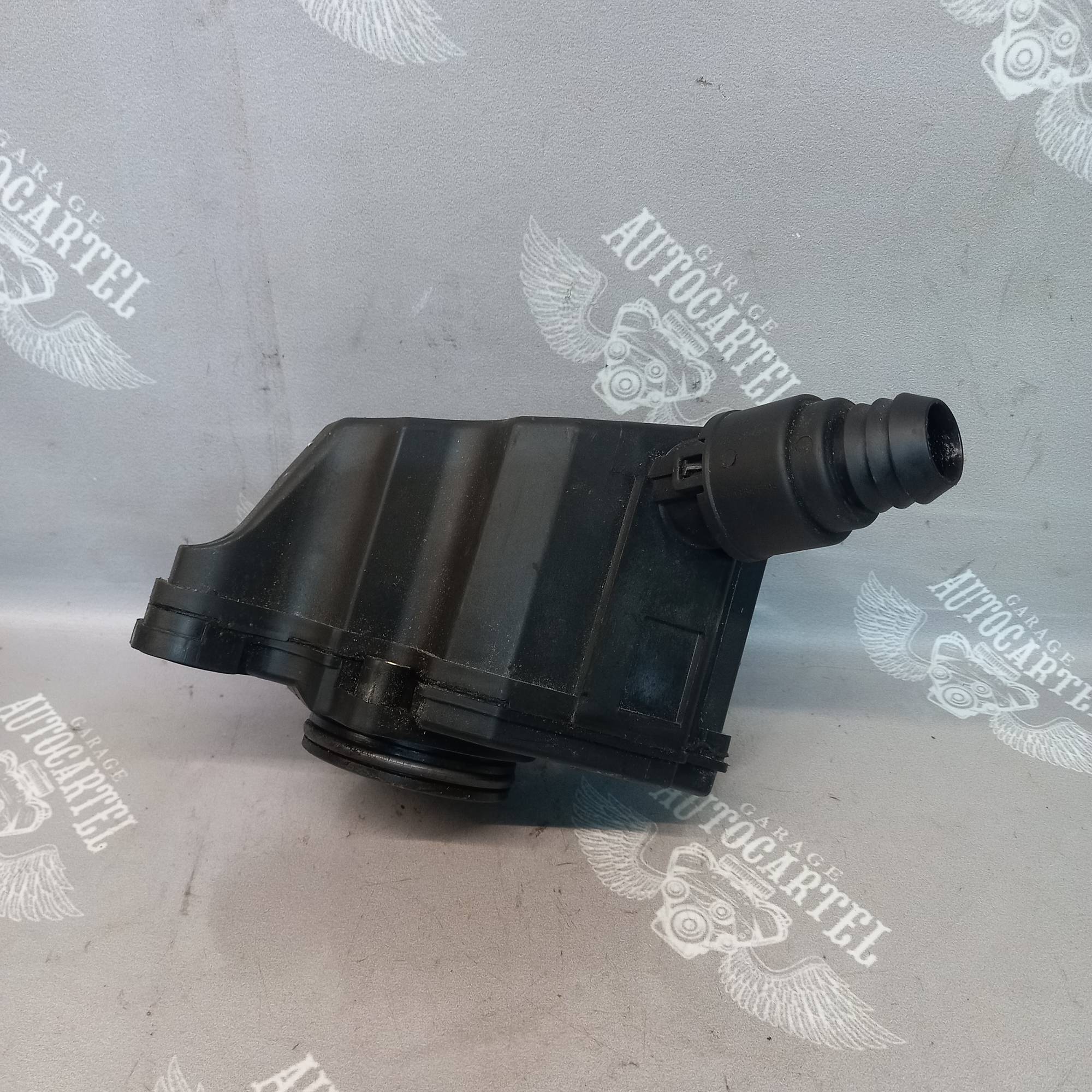 Клапан вентиляції картерних газів, сапун 1.4, Volkswagen Golf 4 036103464g