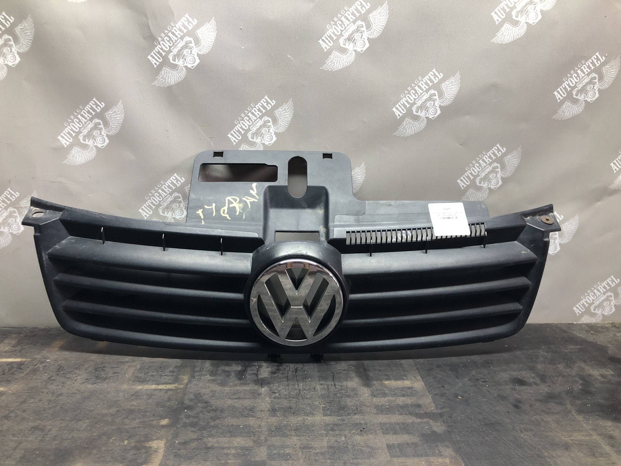Решітка радіатора -05 VW Polo 2001-2009 6Q0853651C