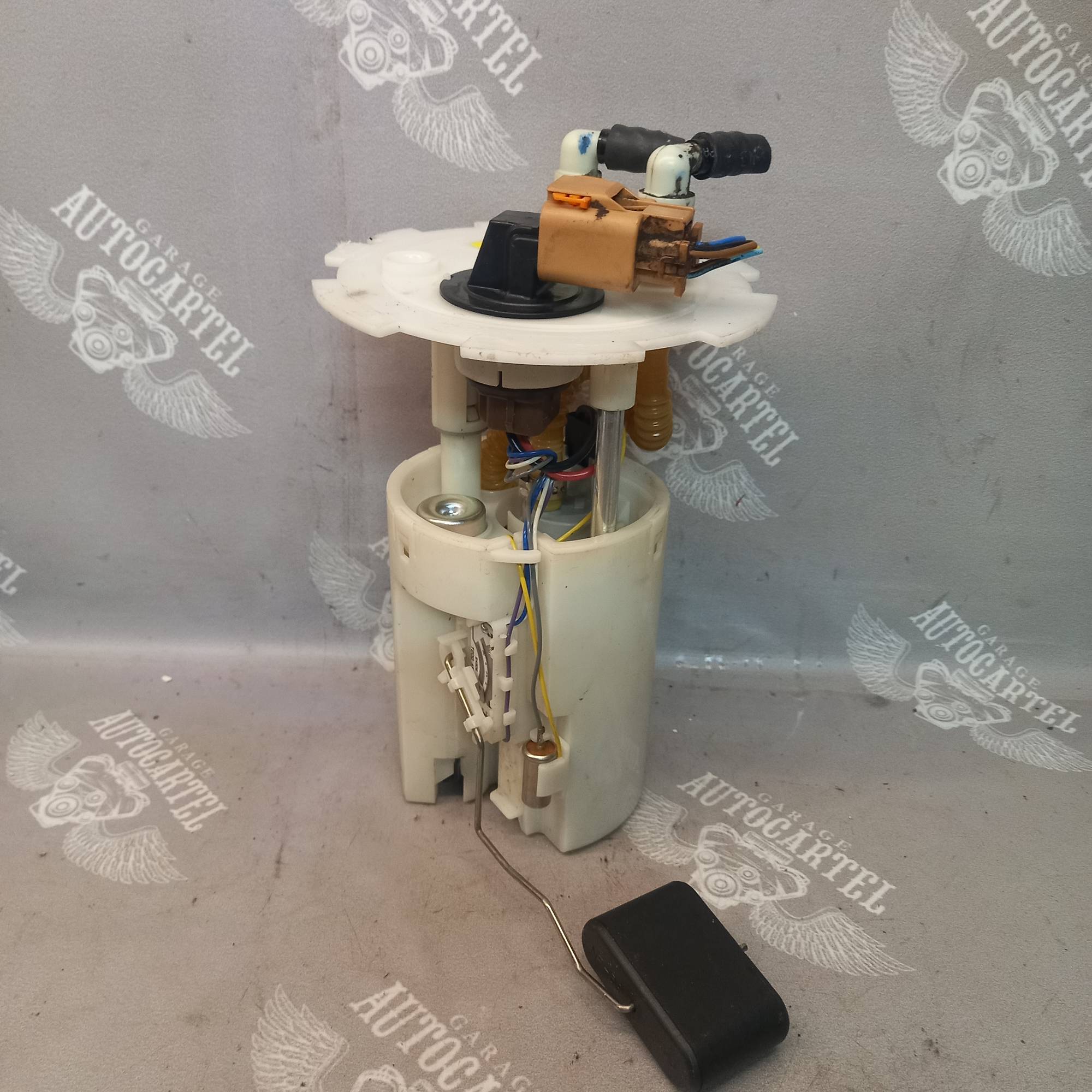 Паливний насос Chevrolet Aveo Lacetti Daewoo Nubira III 96802754