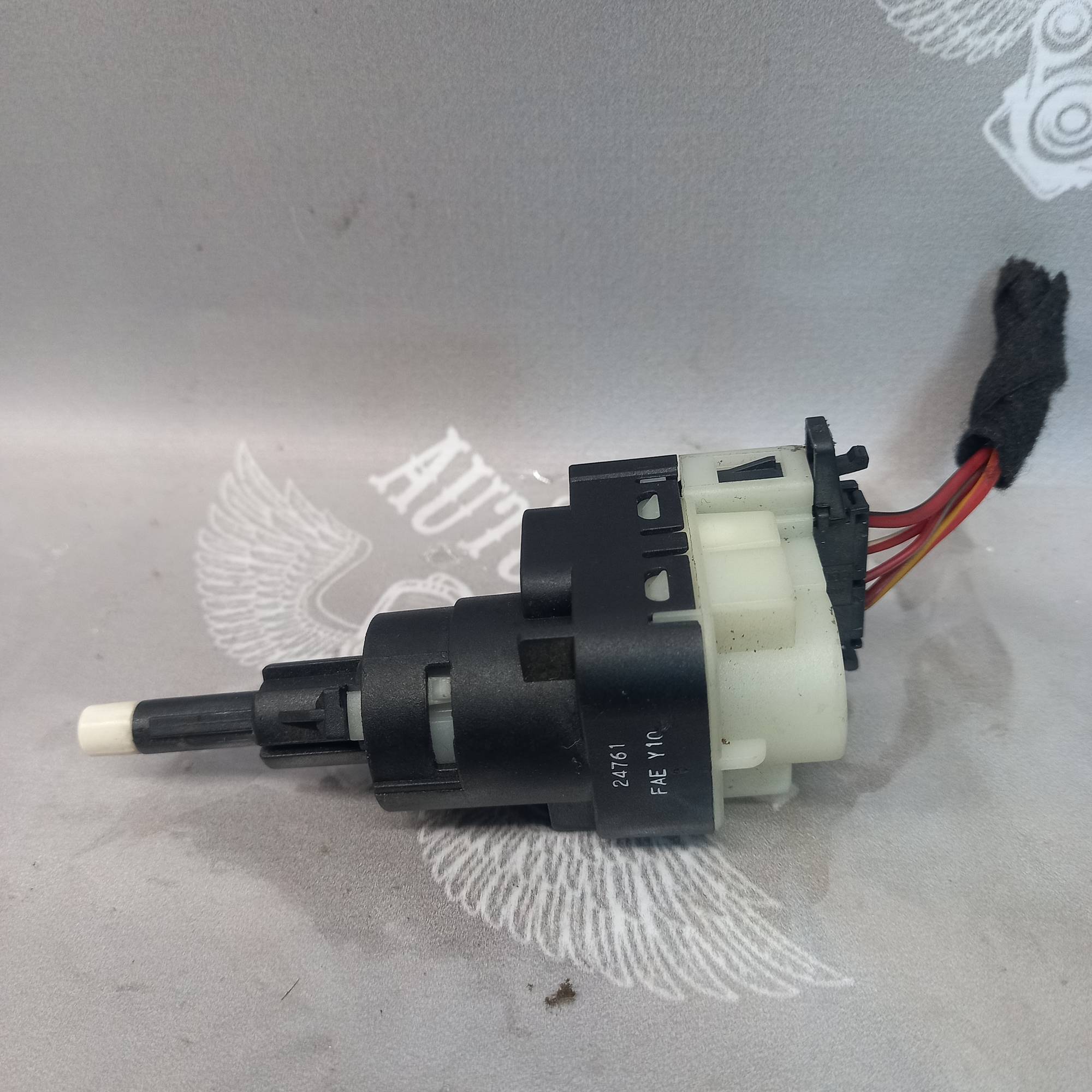 Датчик включення стоп сигналу Skoda: Octavia, Superb ; Volkswagen: Caddy, Golf, Jetta, Lupo, Passat 24761fae y10