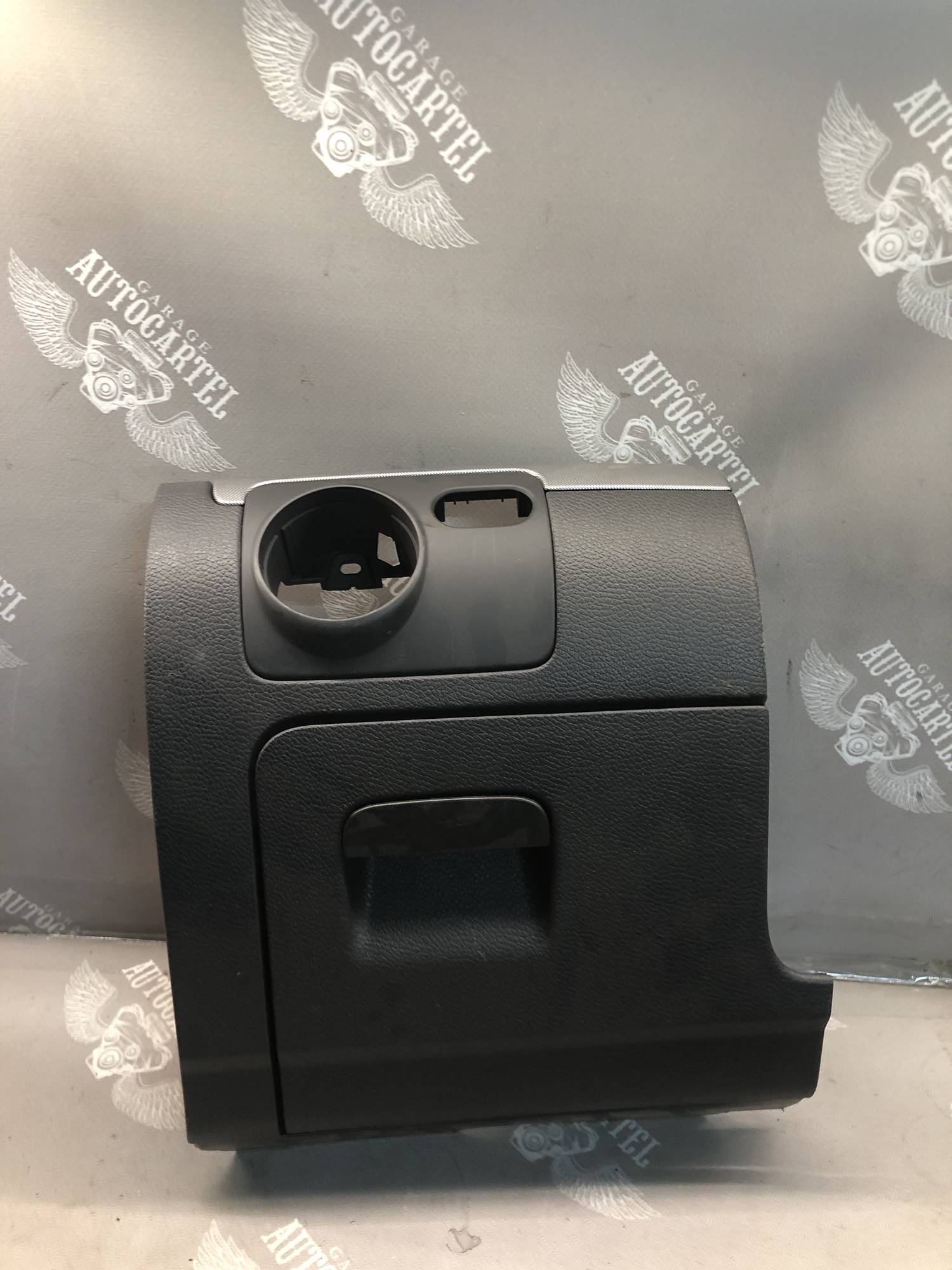 Накладка торпедо ліва під бардачок Volkswagen Golf 5. 1k1858367, 1K1858341, 1k1858365AF