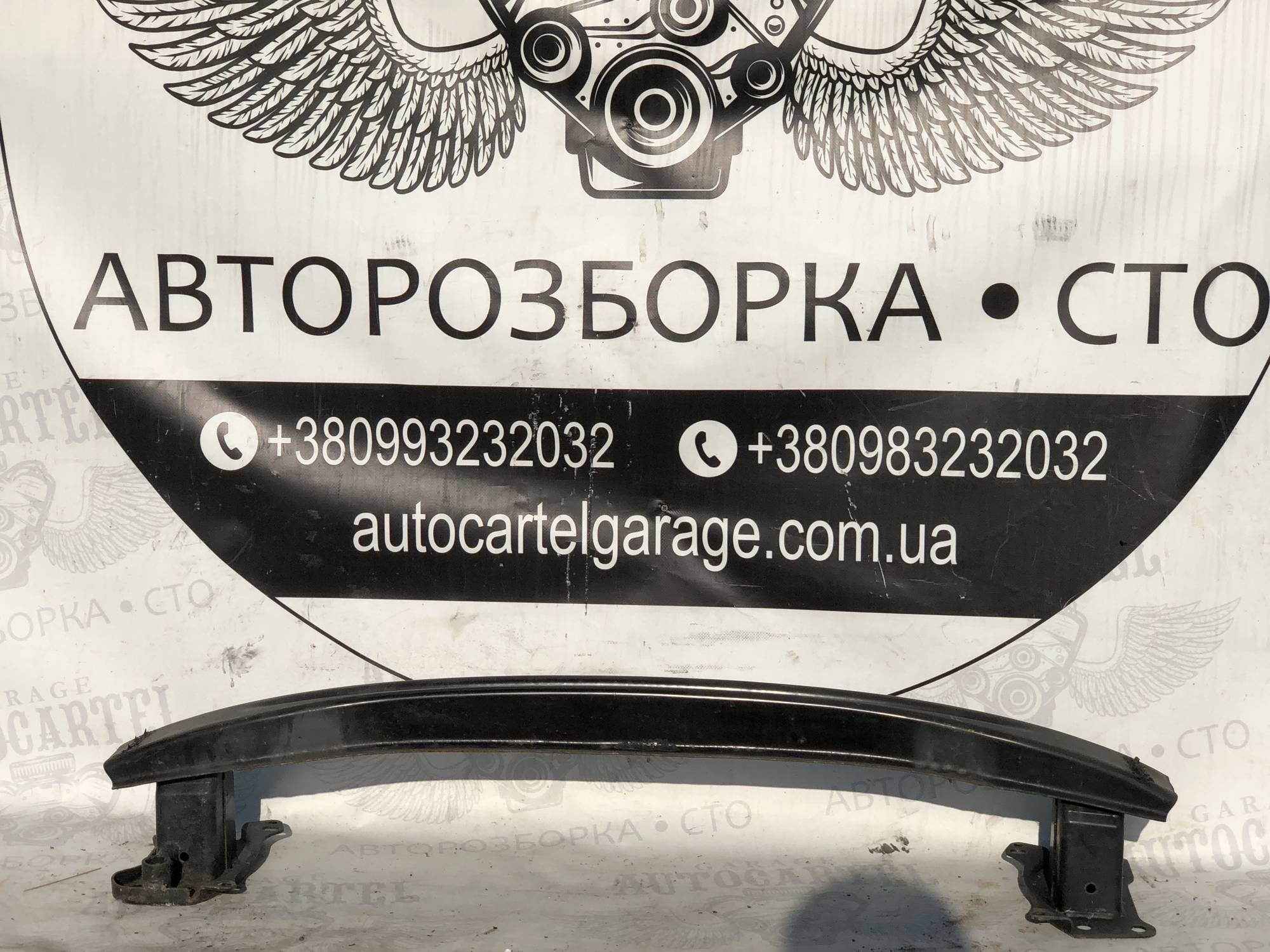 Підсилювач заднього бампера Хетч Бек 1K0807305B VW Гольф 5