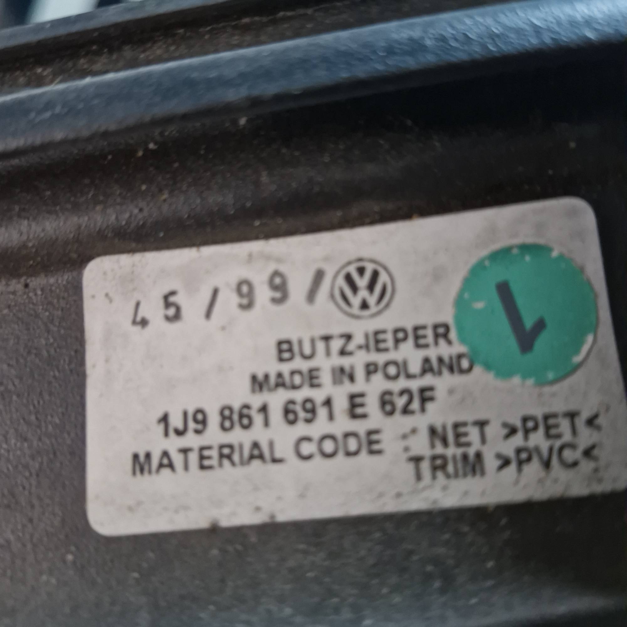 Задня сітка для універсала 1j9861691e Volkswagen golf 4