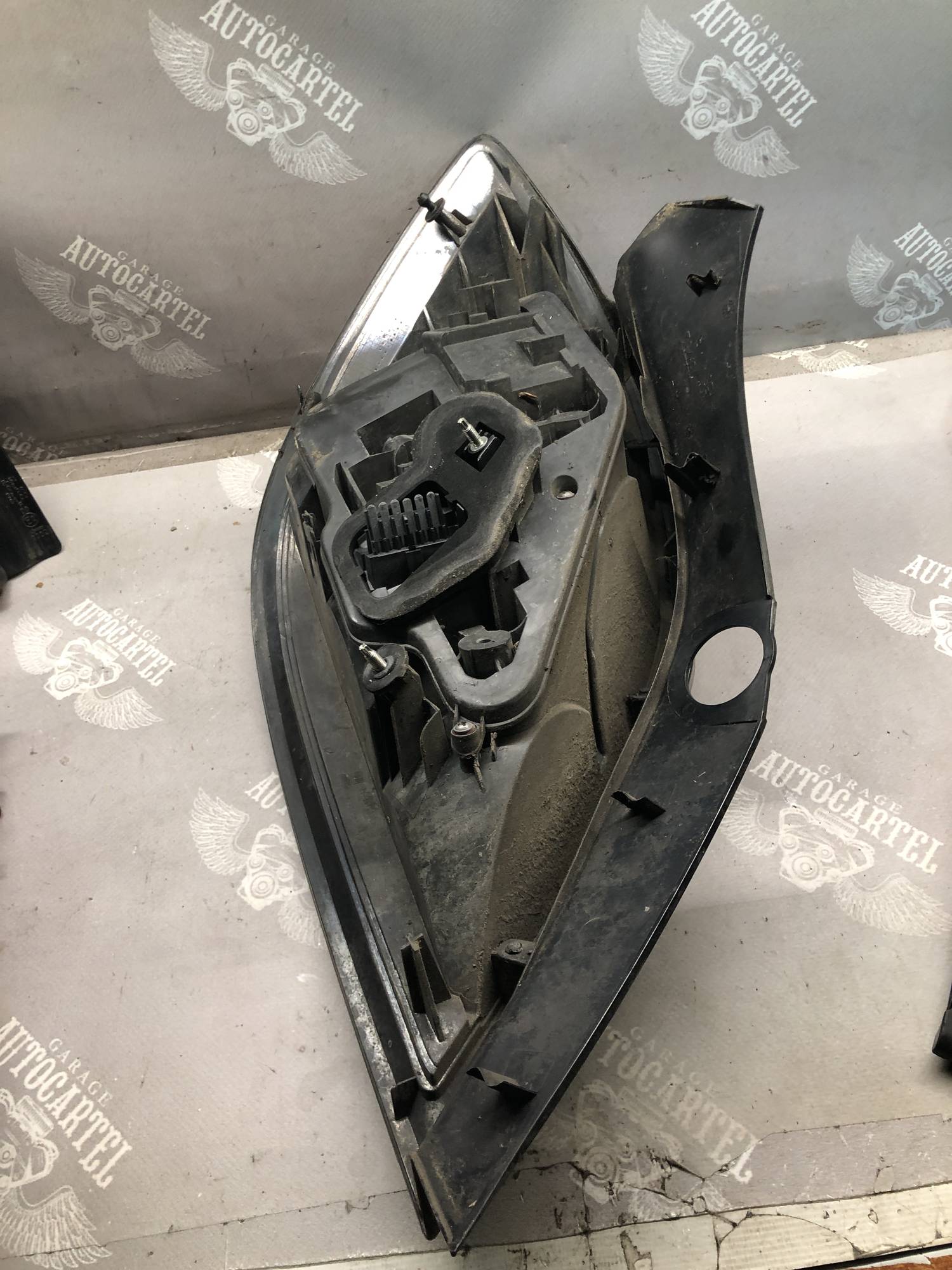 Ліхтар задній парвий opel Astra H 2004-2014 хетч 21576553