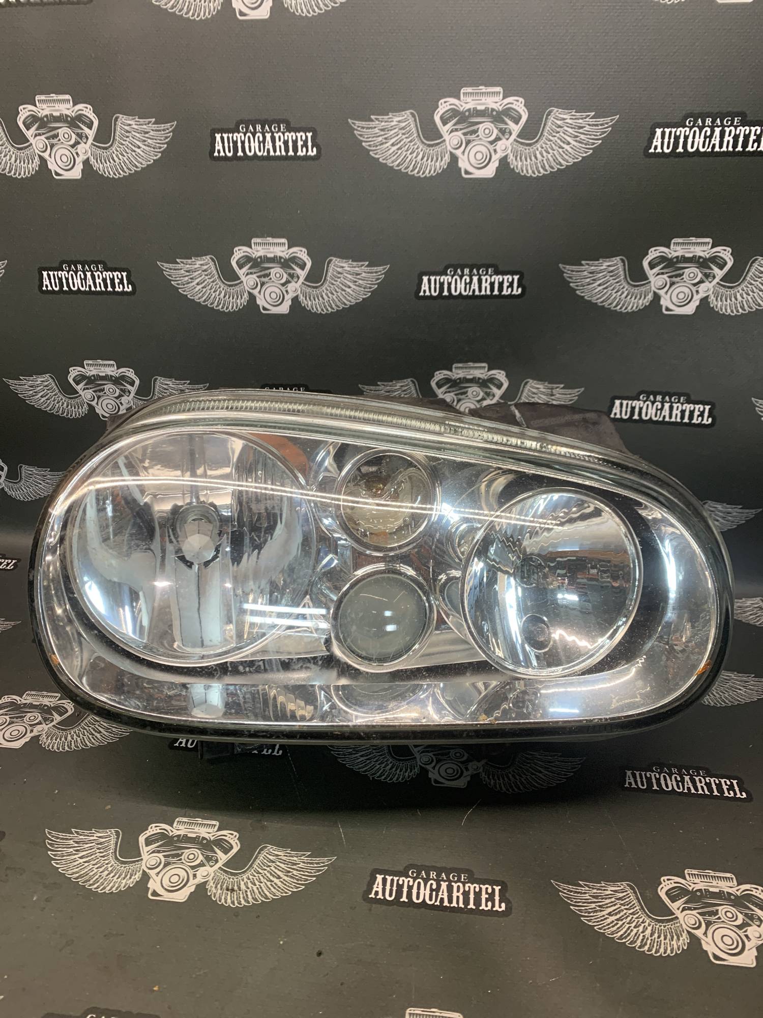 67736949, 086750, дефект Передня права фара Volkswagen Golf 4 1998-2006