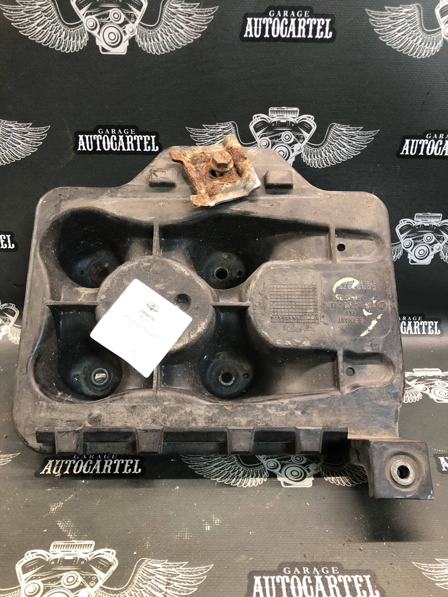1j0804373a Підставка акумулятора Golf IV 1998-2006