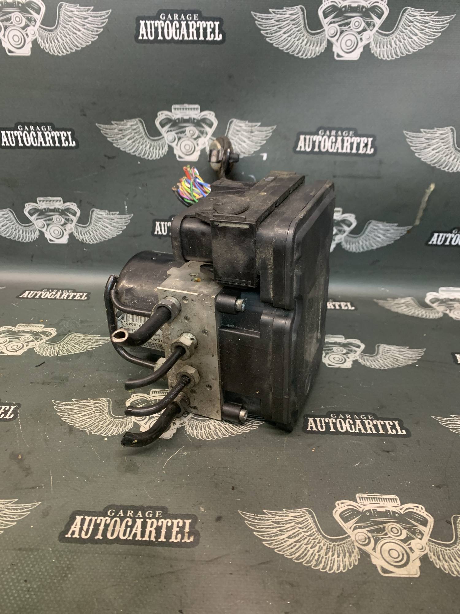 Блок управління ABS насос АБС Volvo S80 2.5 P30736633 6g9n2c405cd