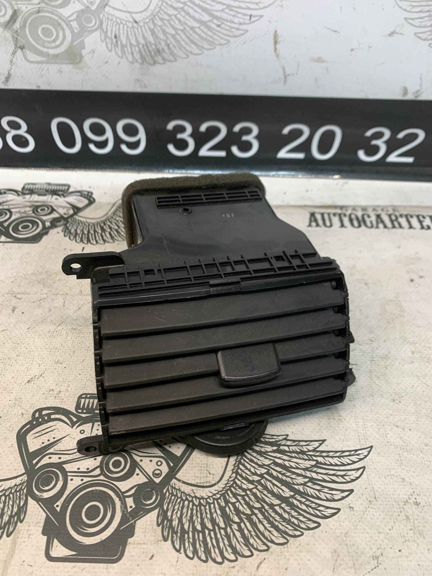 Дефлектор обдування салону Kia Carnival ok53a6481y